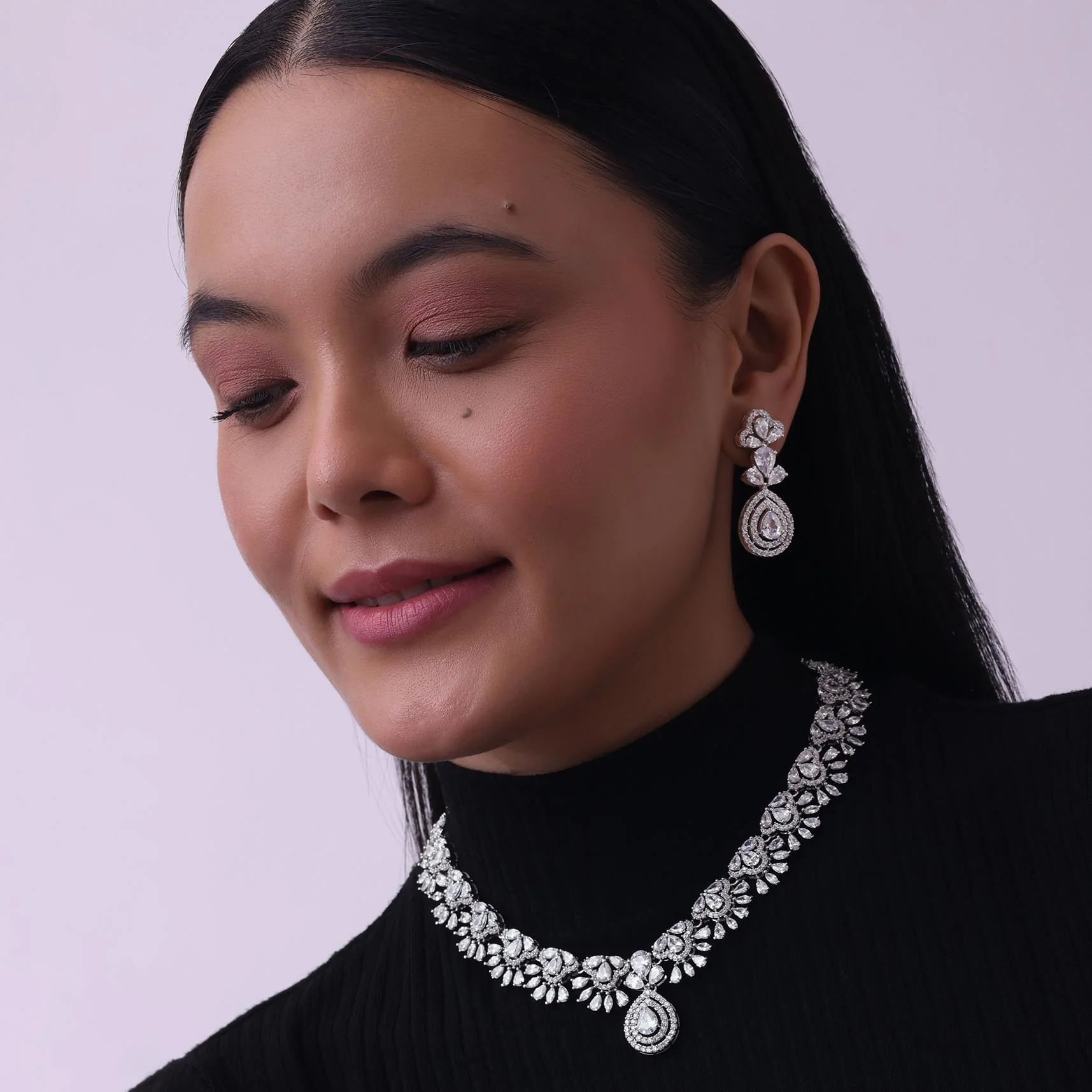 92.5 Sterling Silver Necklace And Earring Set Studded With Uncut Diamonds - Image 2