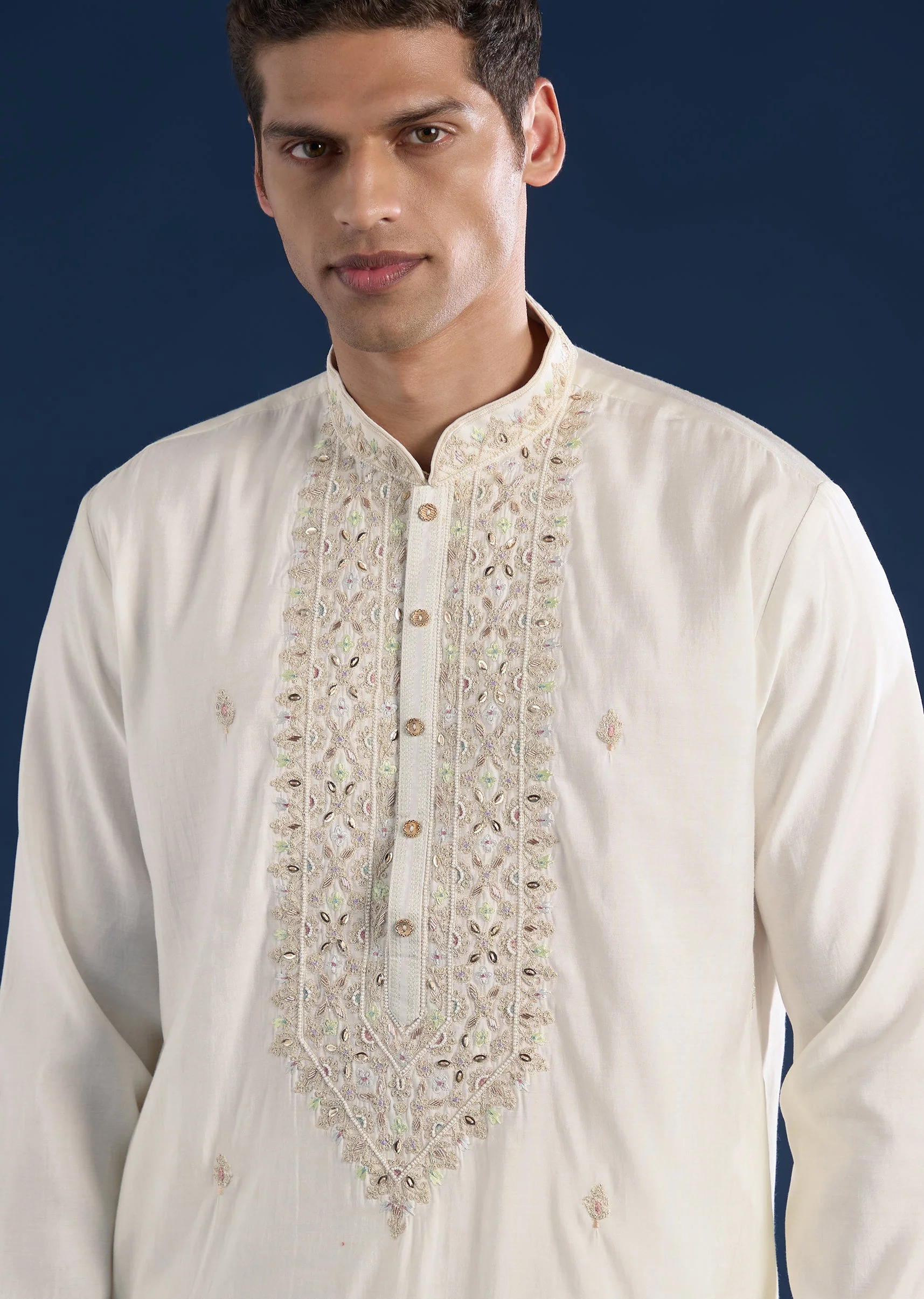 A Cream Minimal Kurta Sets
