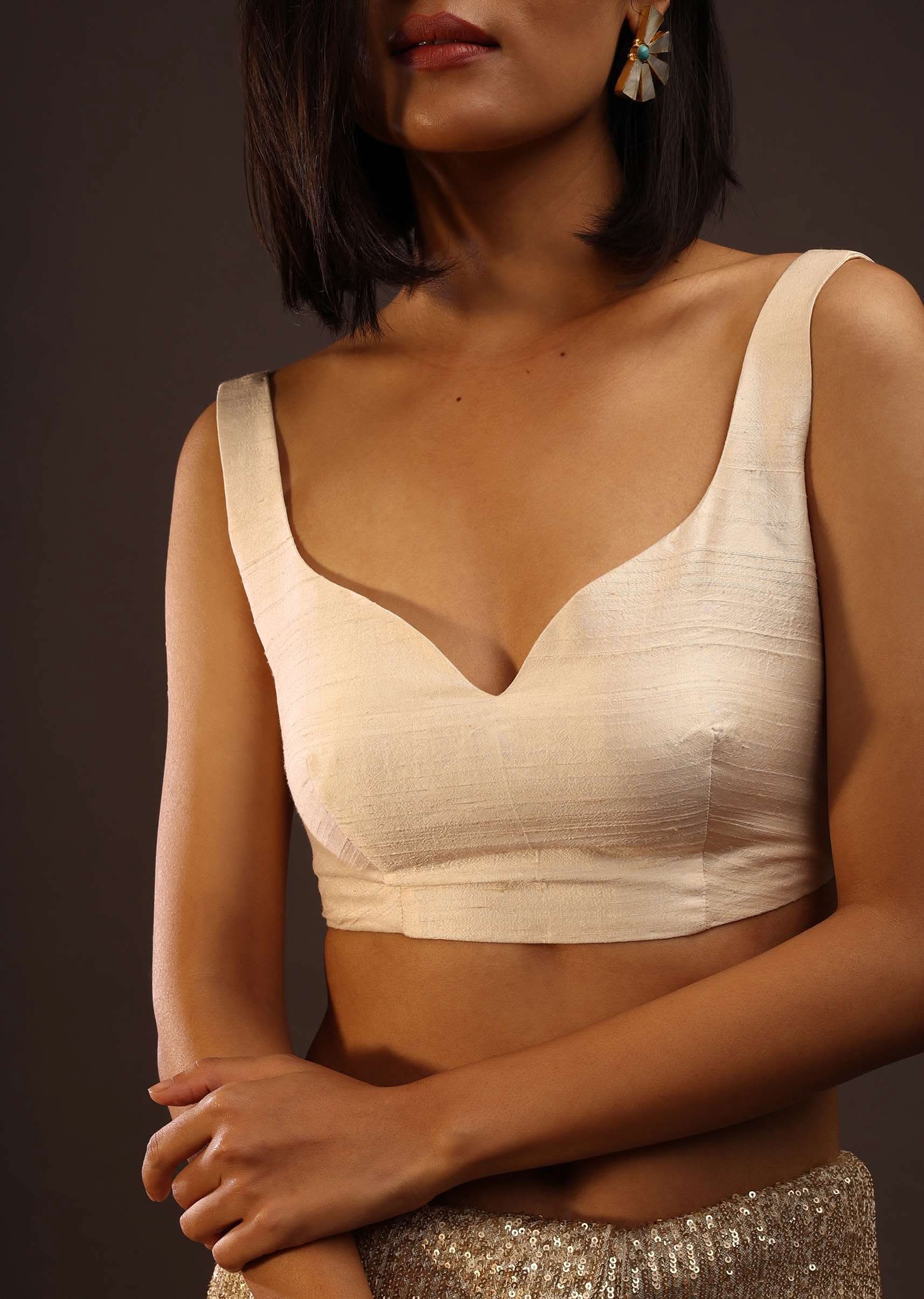 Angora White Sleeveless Blouse With A Sweetheart Neckline - Image 4