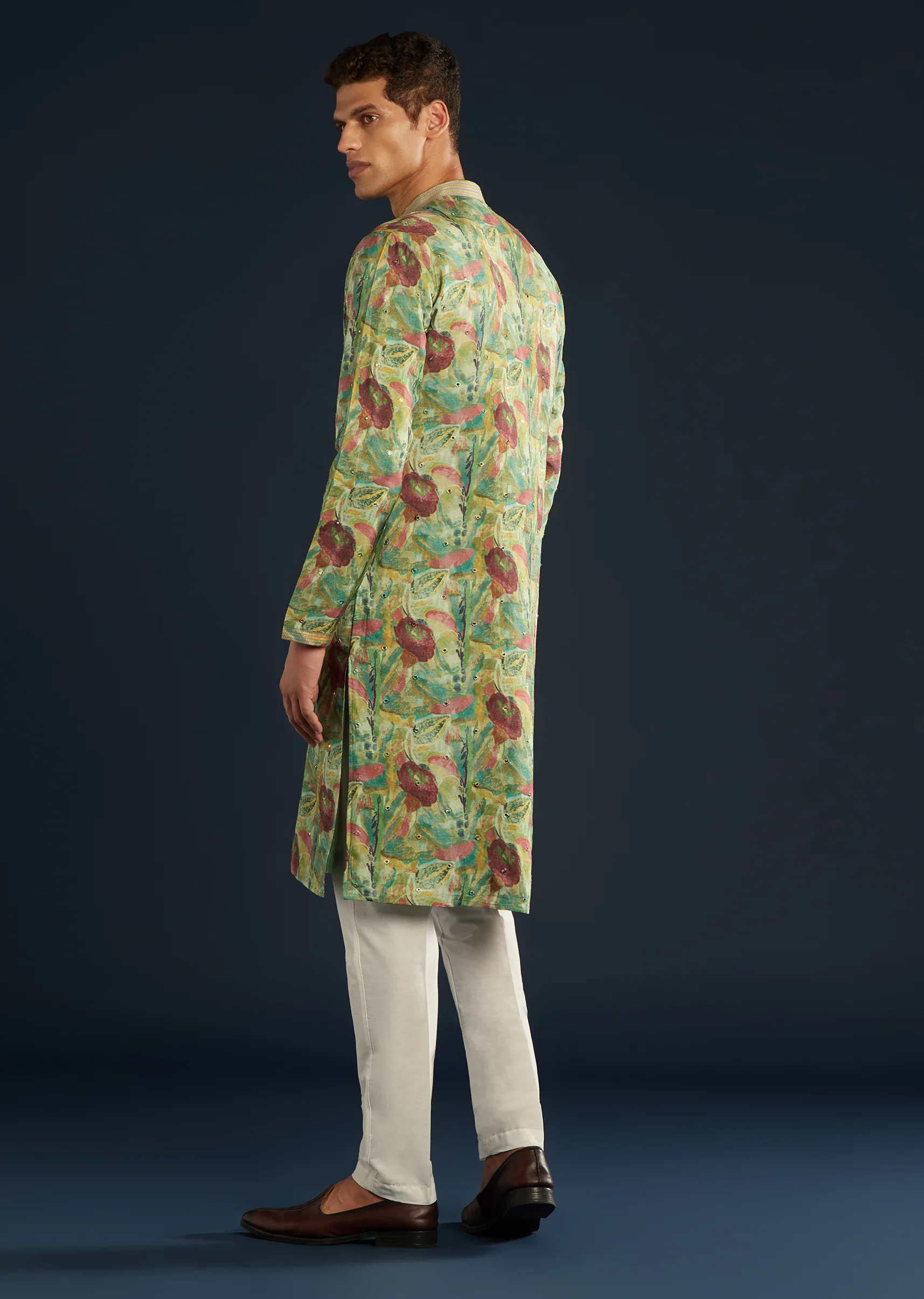 Artistic Green Festive Couple Set – Green Hand-Painted Cotton Saree For Her And Green Floral Silk Kurta Set For Him - Image 15