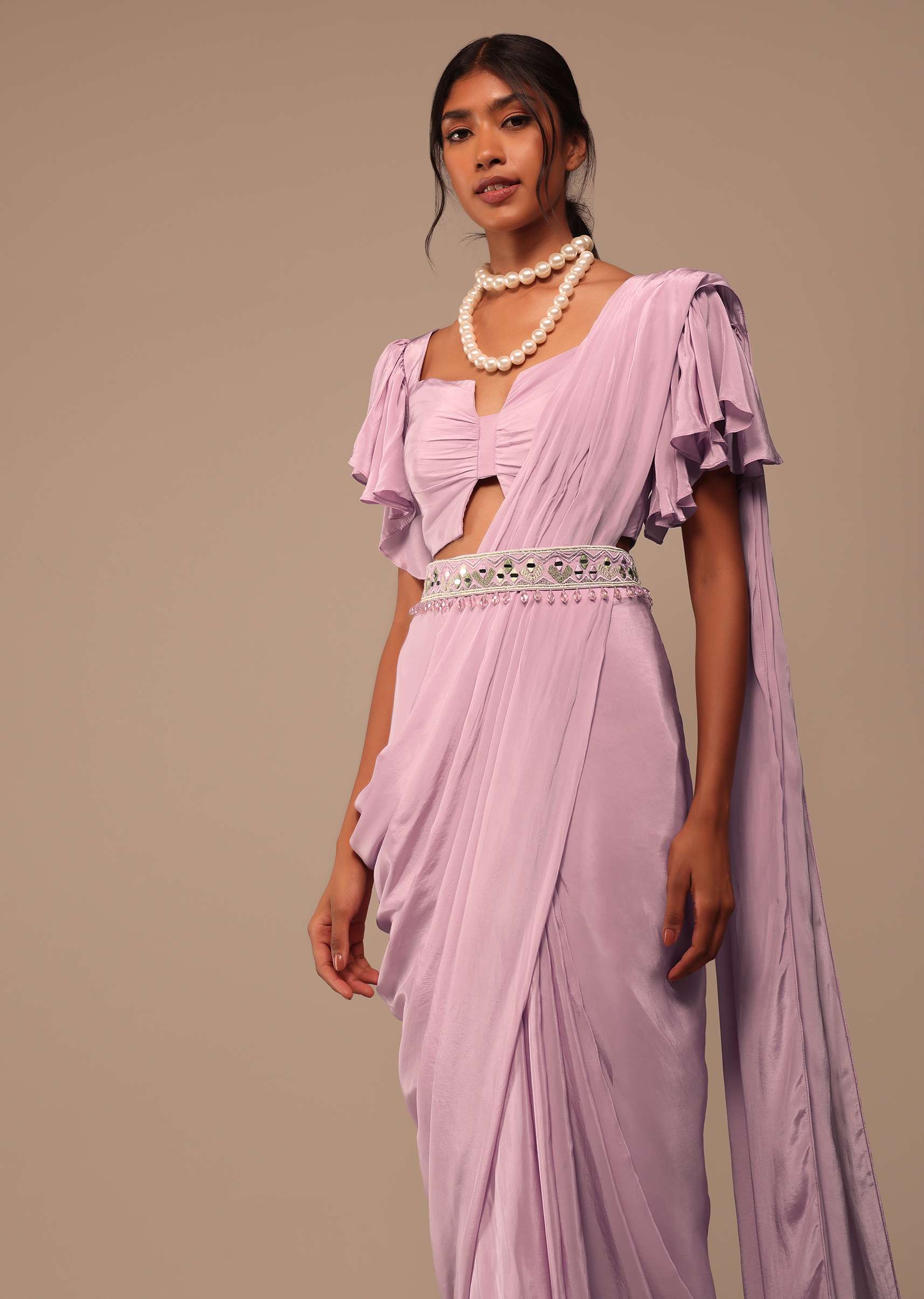 Baby Pink Crepe Saree With Fancy Bow Shaped Blouse And Belt - Image 8