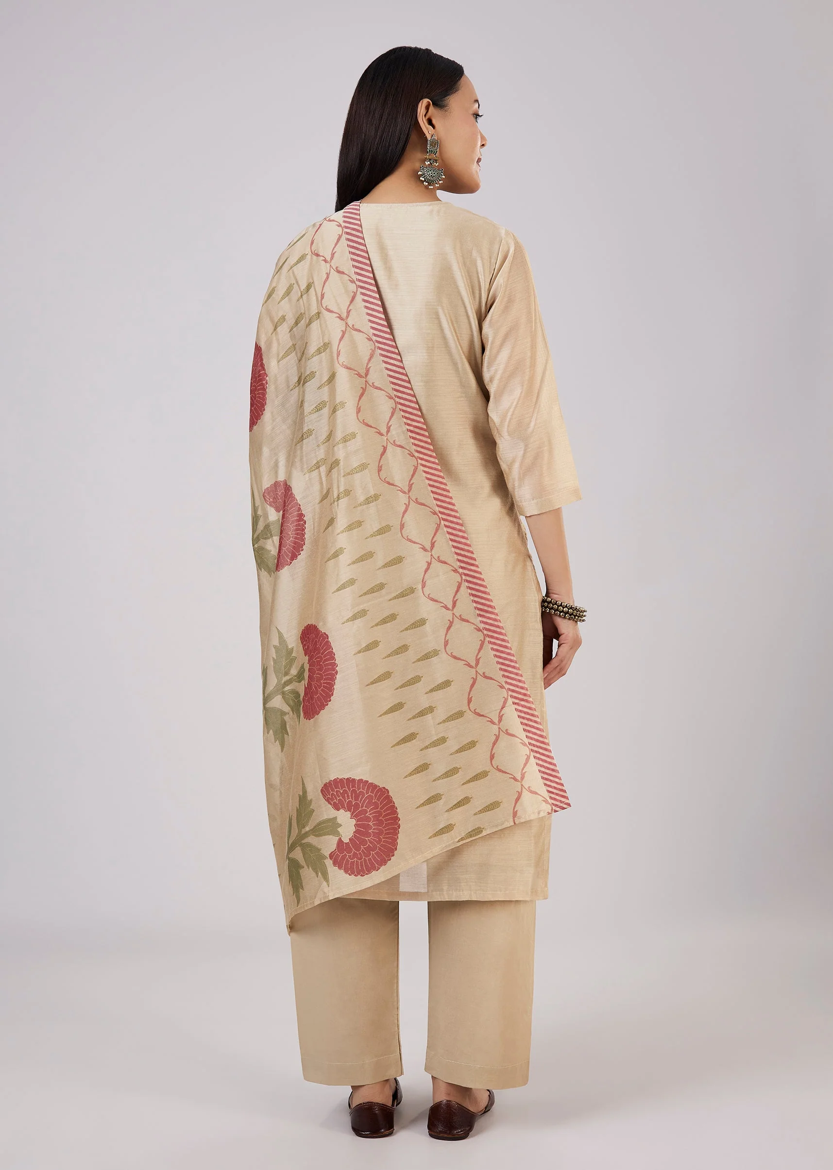 Beige Chanderi Kurta Set With Thread And Sequins Work - Image 5