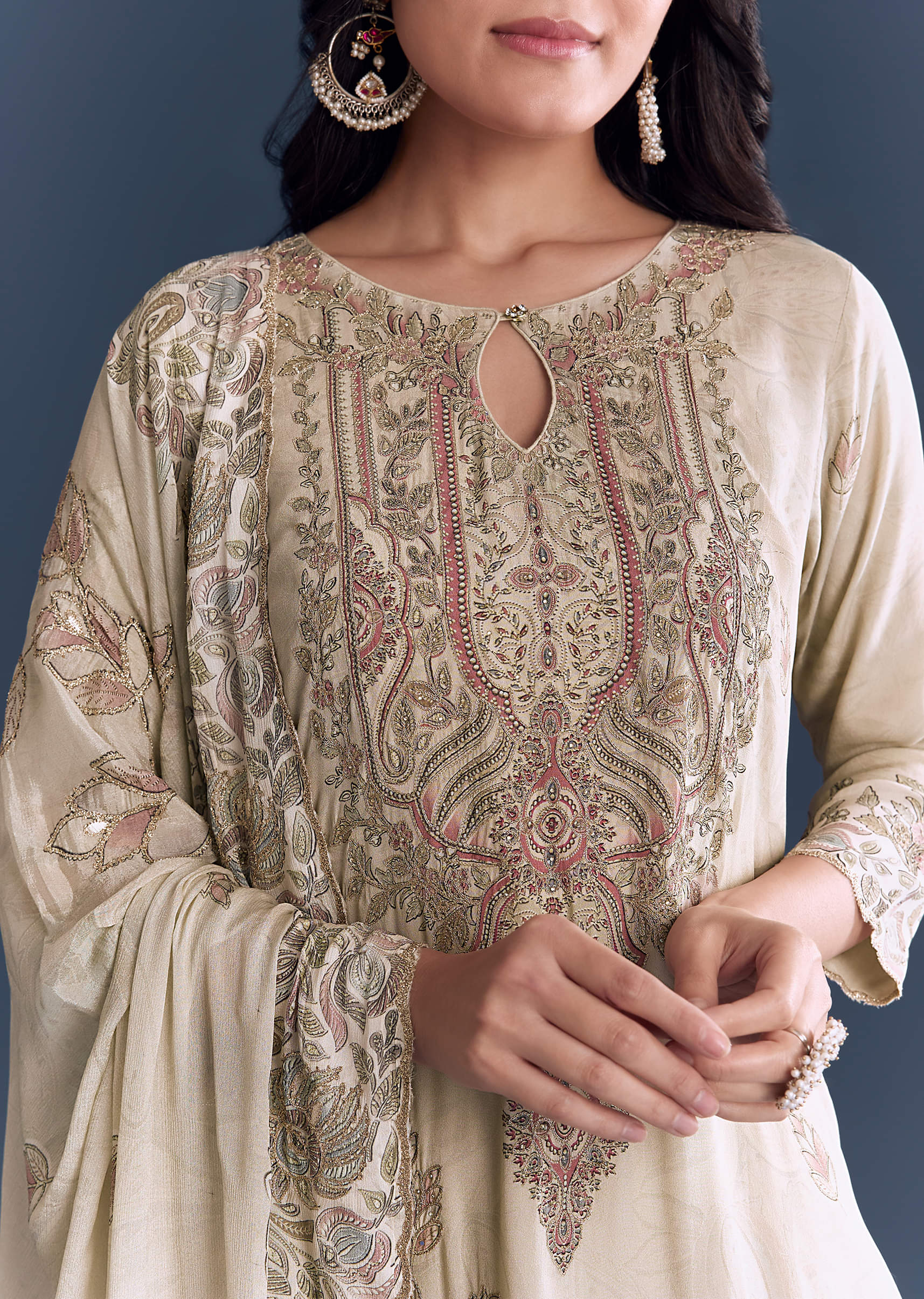 Beige Crepe Kurta Set With Floral Print And Zari Work - Image 2