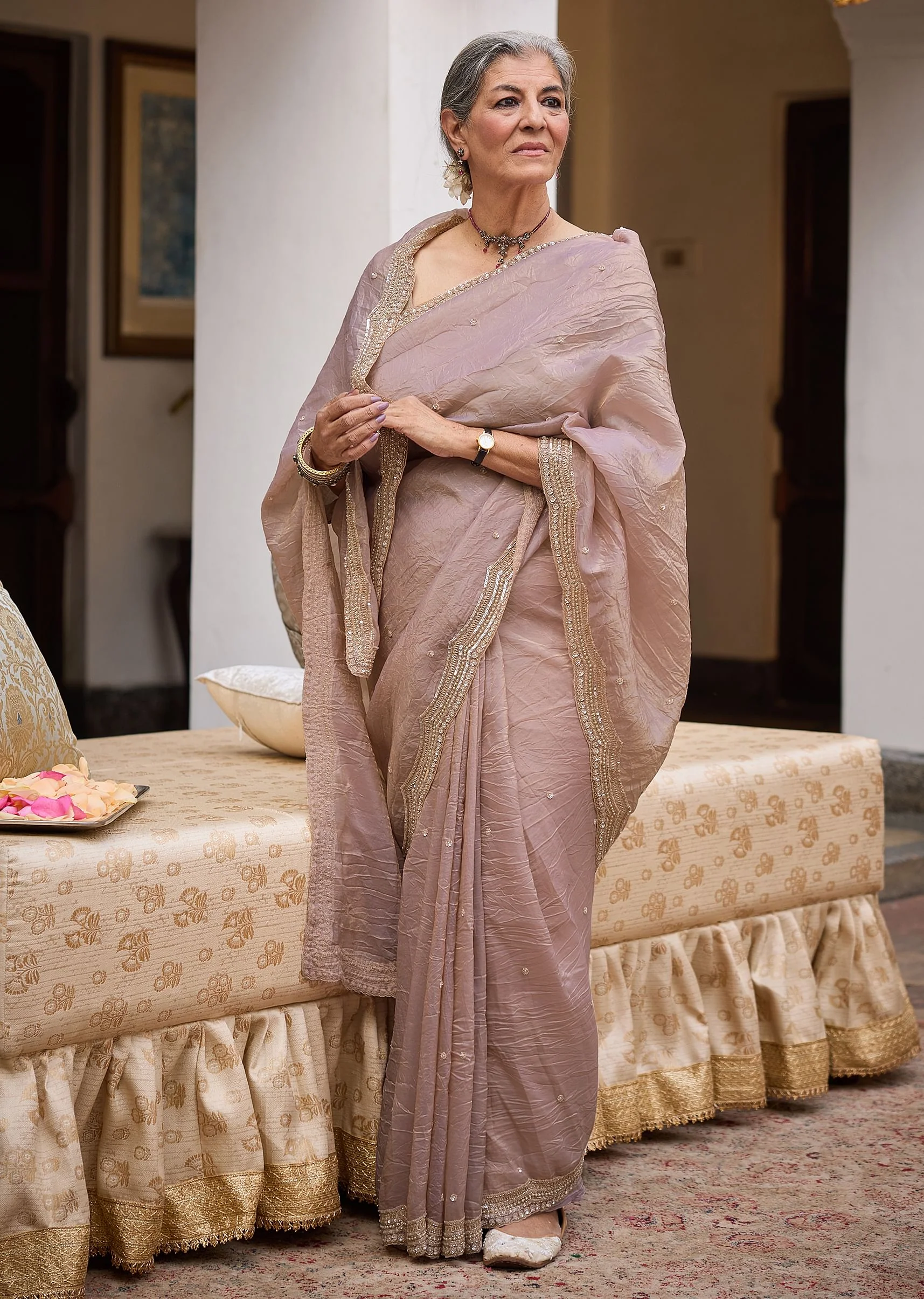Beige Crushed Tissue Saree With Embroidered Border - Image 10