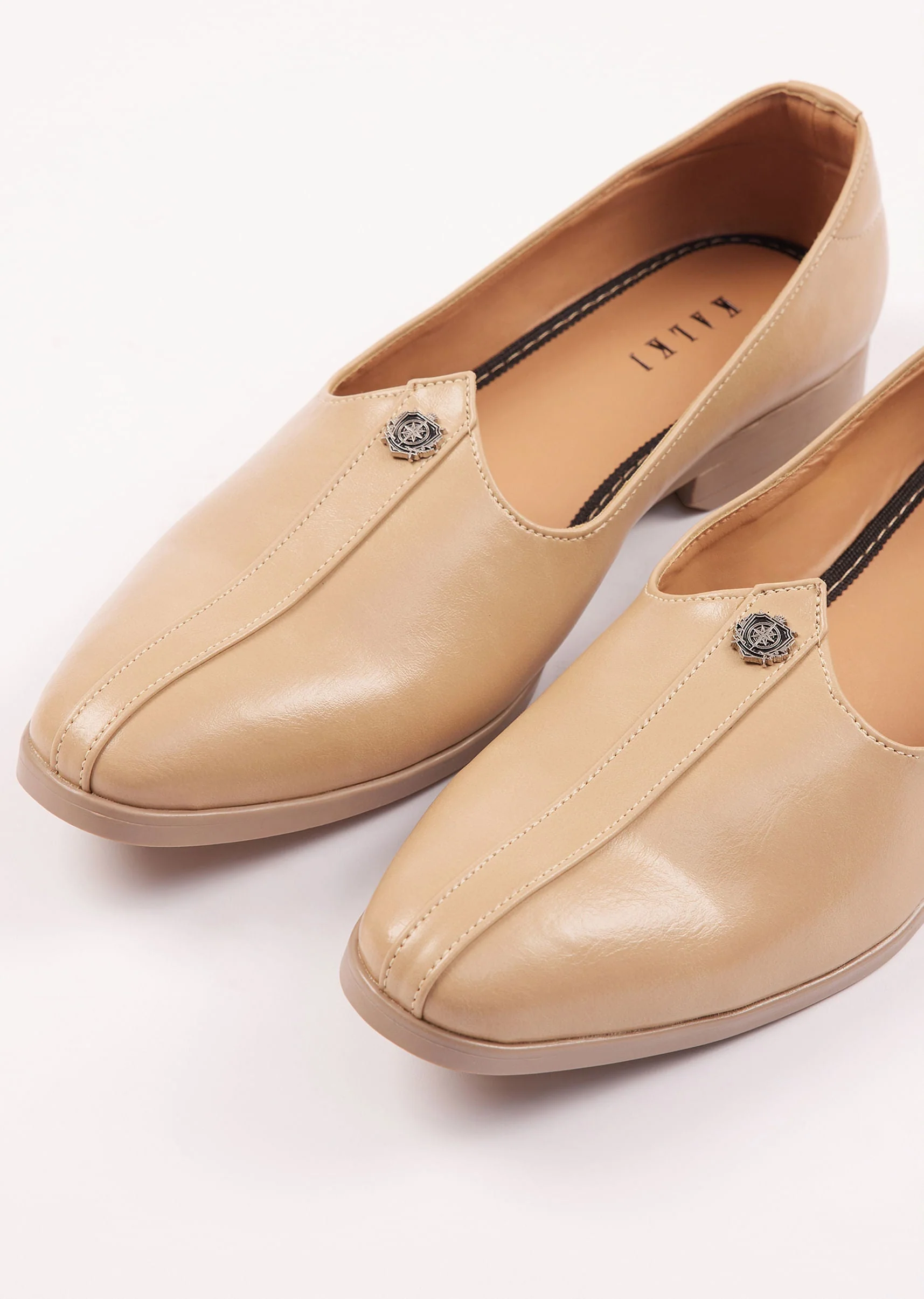 Beige Formal Juttis For Men - Image 4