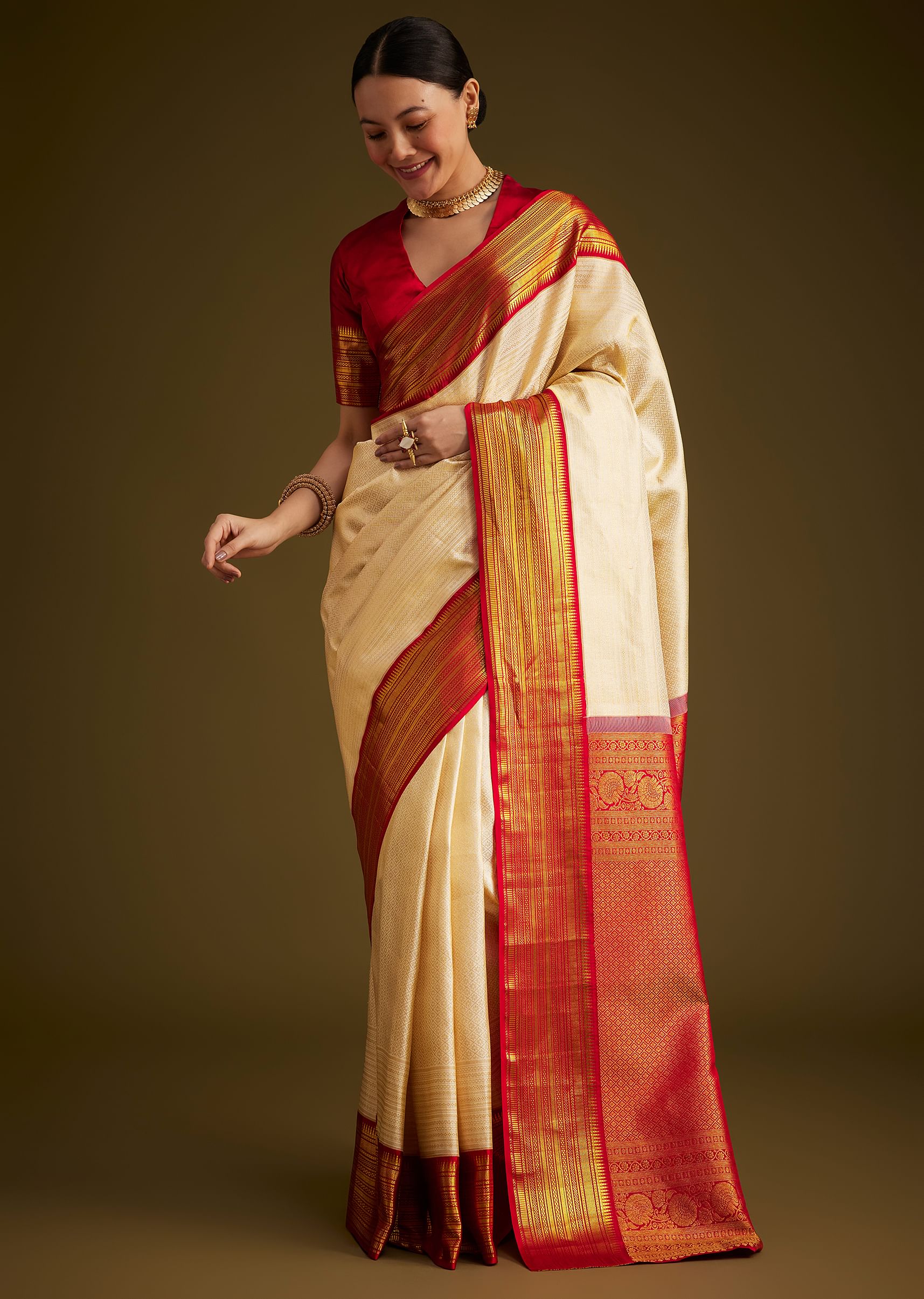 Beige Kanjivaram Silk Saree With Contrast Border - Image 3