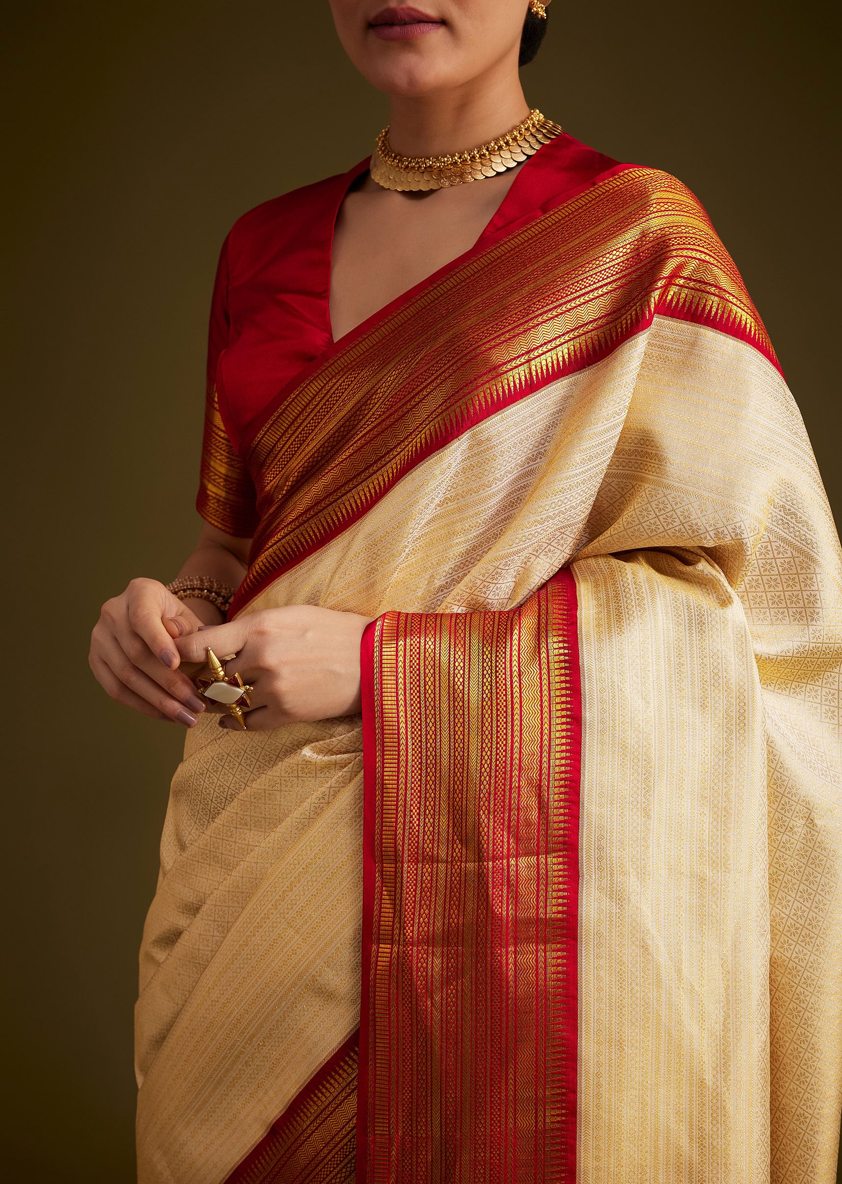 Beige Kanjivaram Silk Saree With Contrast Border - Image 4