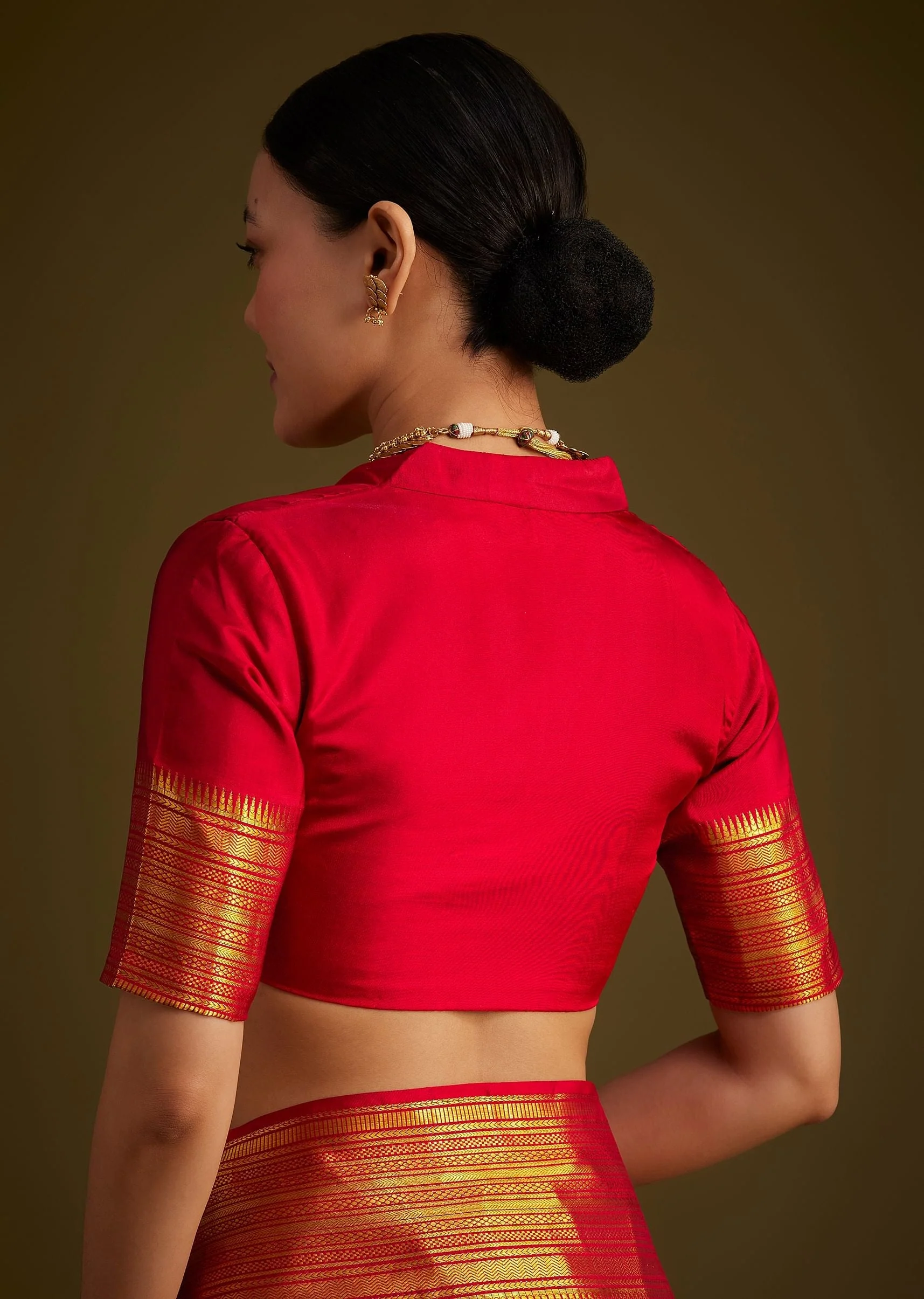 Beige Kanjivaram Silk Saree With Contrast Border - Image 9