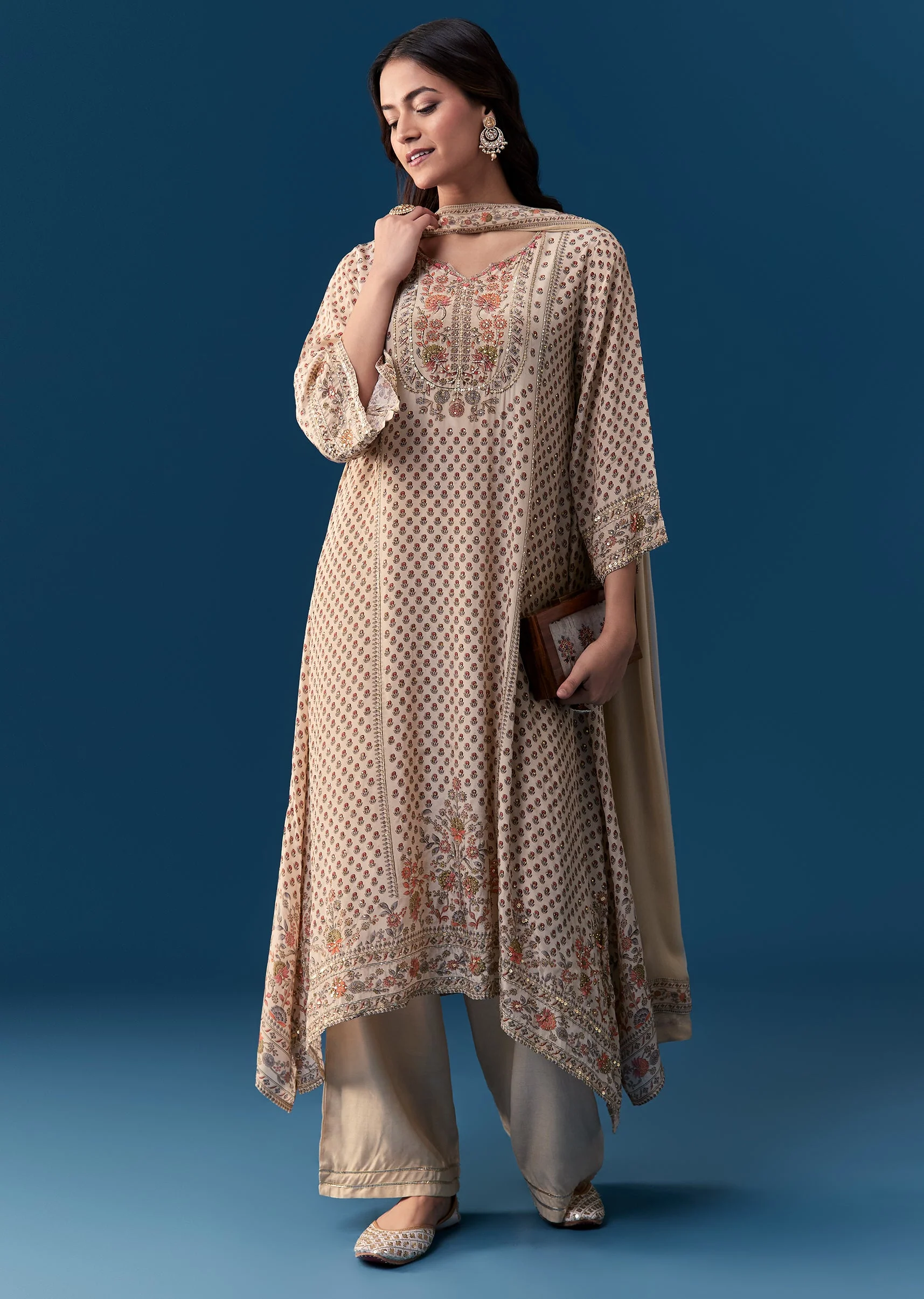 Beige Kurta Set With Sequins And Stone Work - Image 3