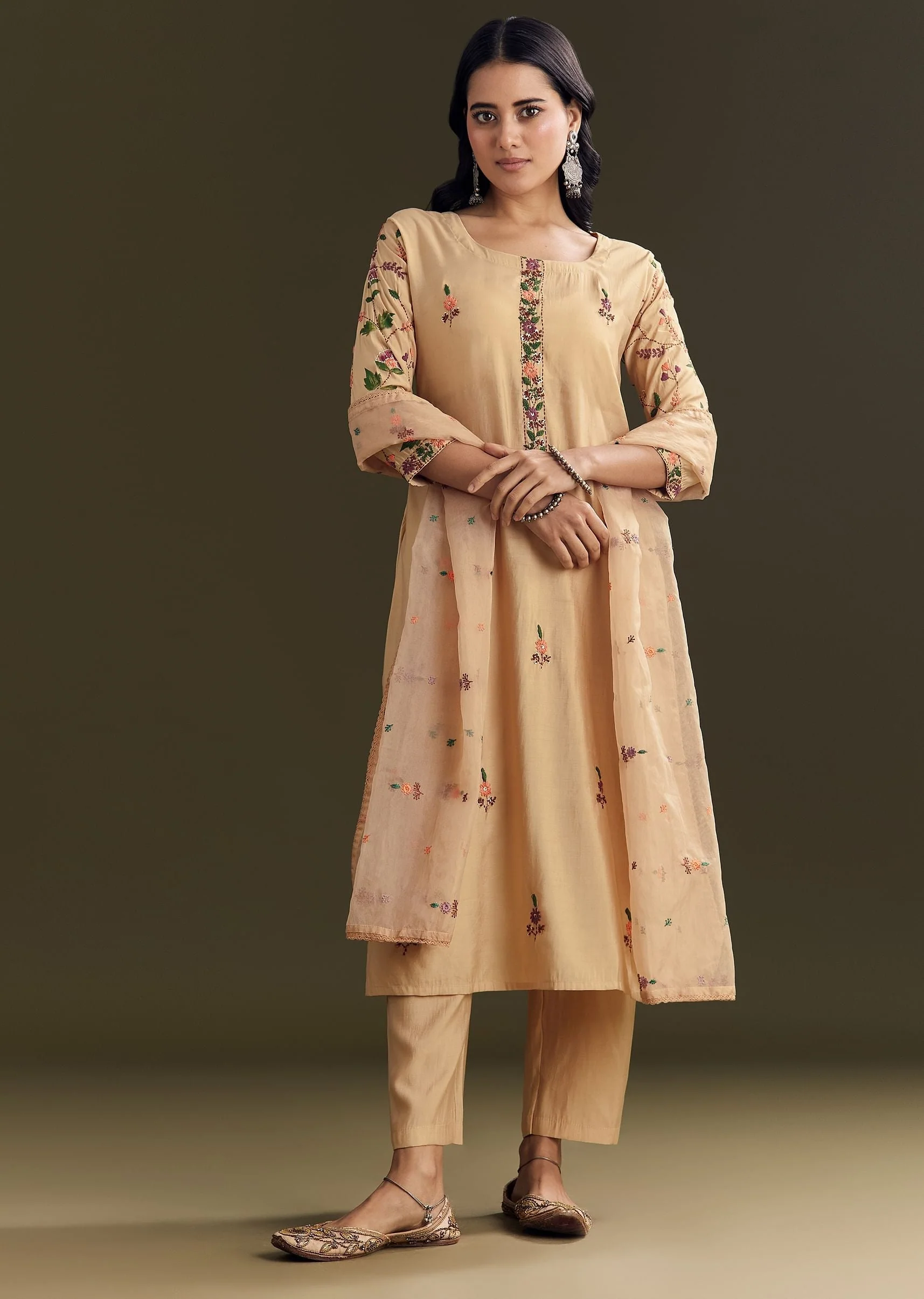 Beige Modal Threadwork Kurta Pant Set With Hand Painting - Image 3