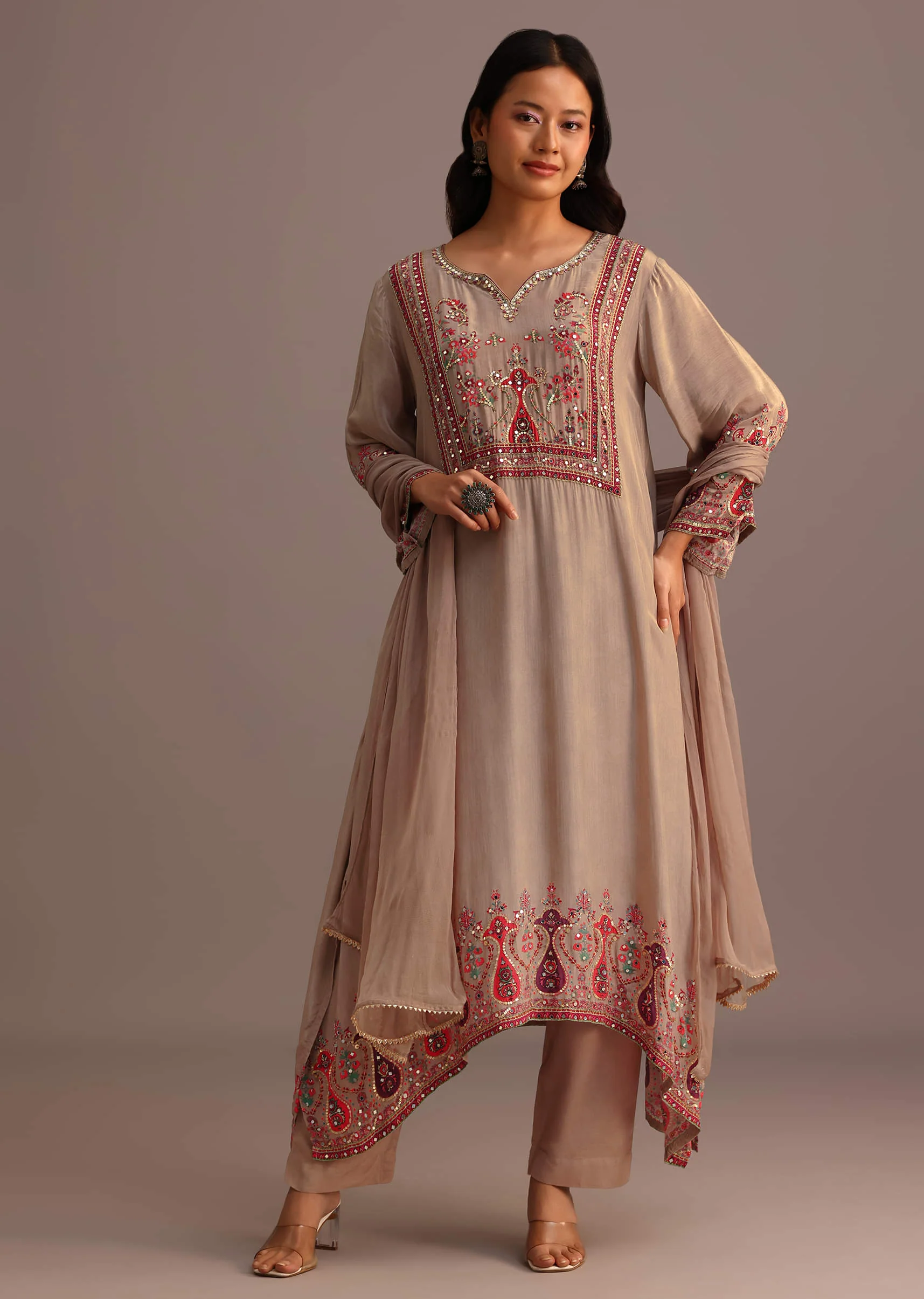 Beige Printed Kurti Pant Set With Chiffon Dupatta - Image 8