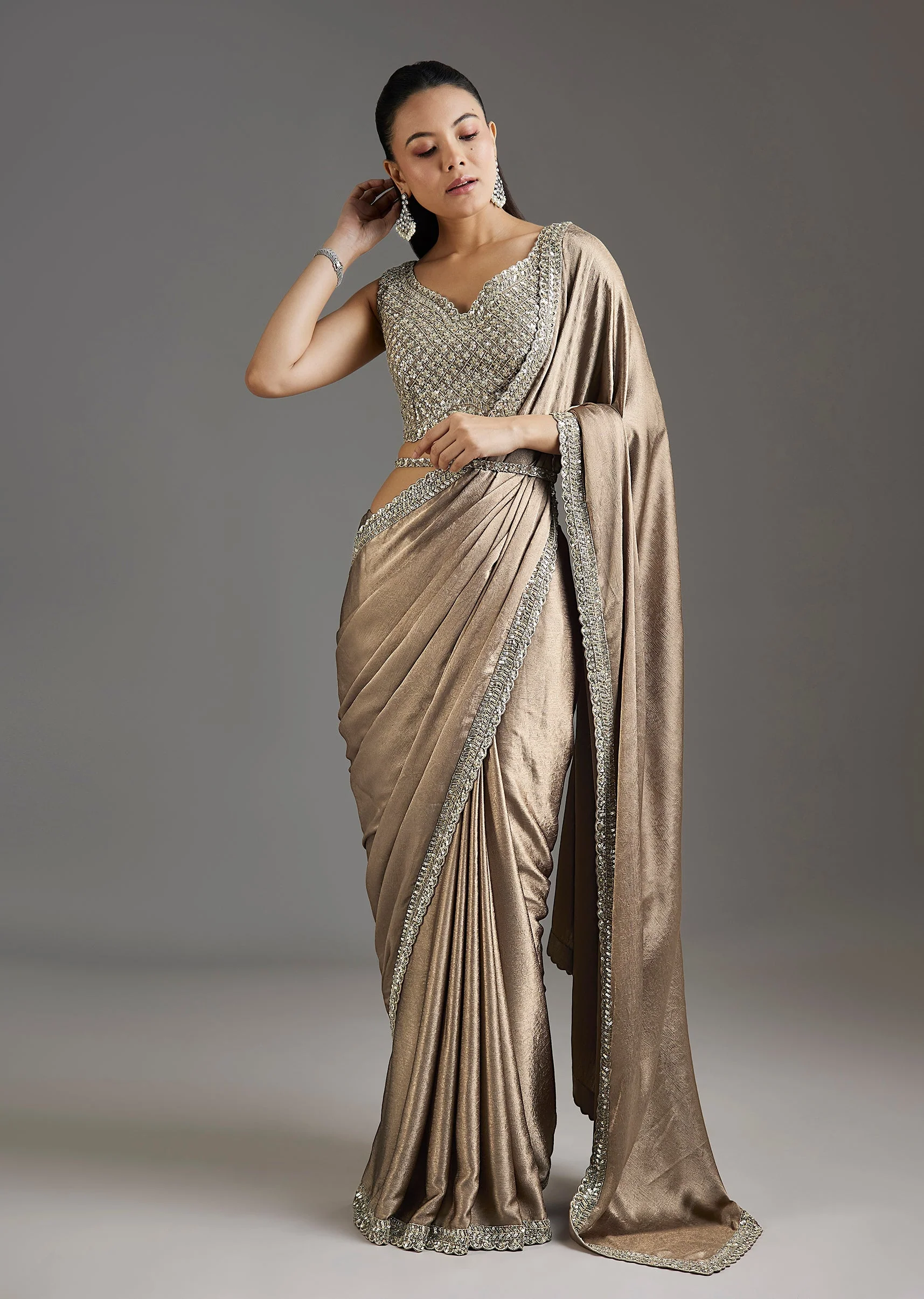 Beige Rose Gold Chiffon Saree With Embellished Border - Image 3