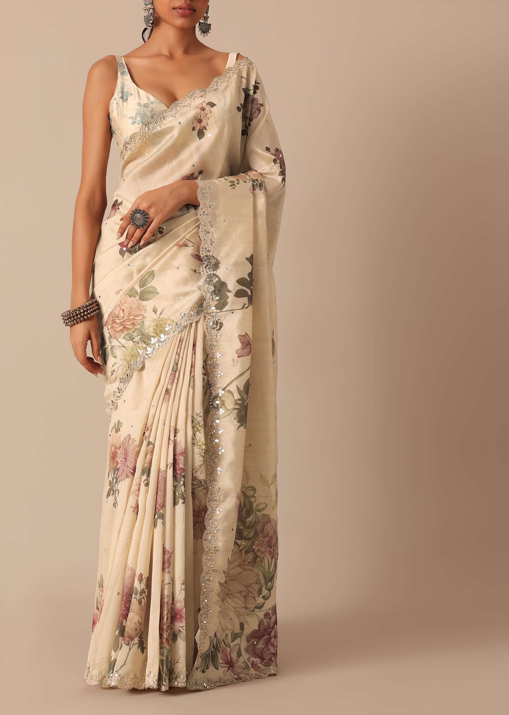 Beige Tussar Saree With Scallop Border And Unstitched Blouse Piece - Image 3