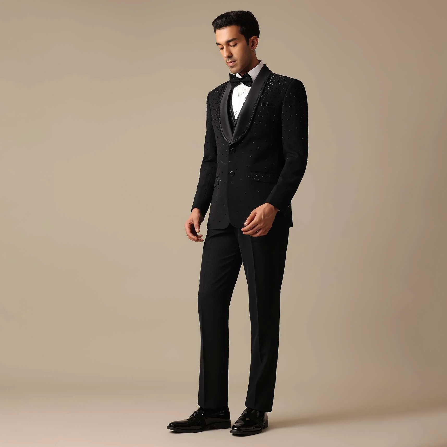 Black Blazer And Pant Set With Embroidered Detail Tuxedo Set - Image 11