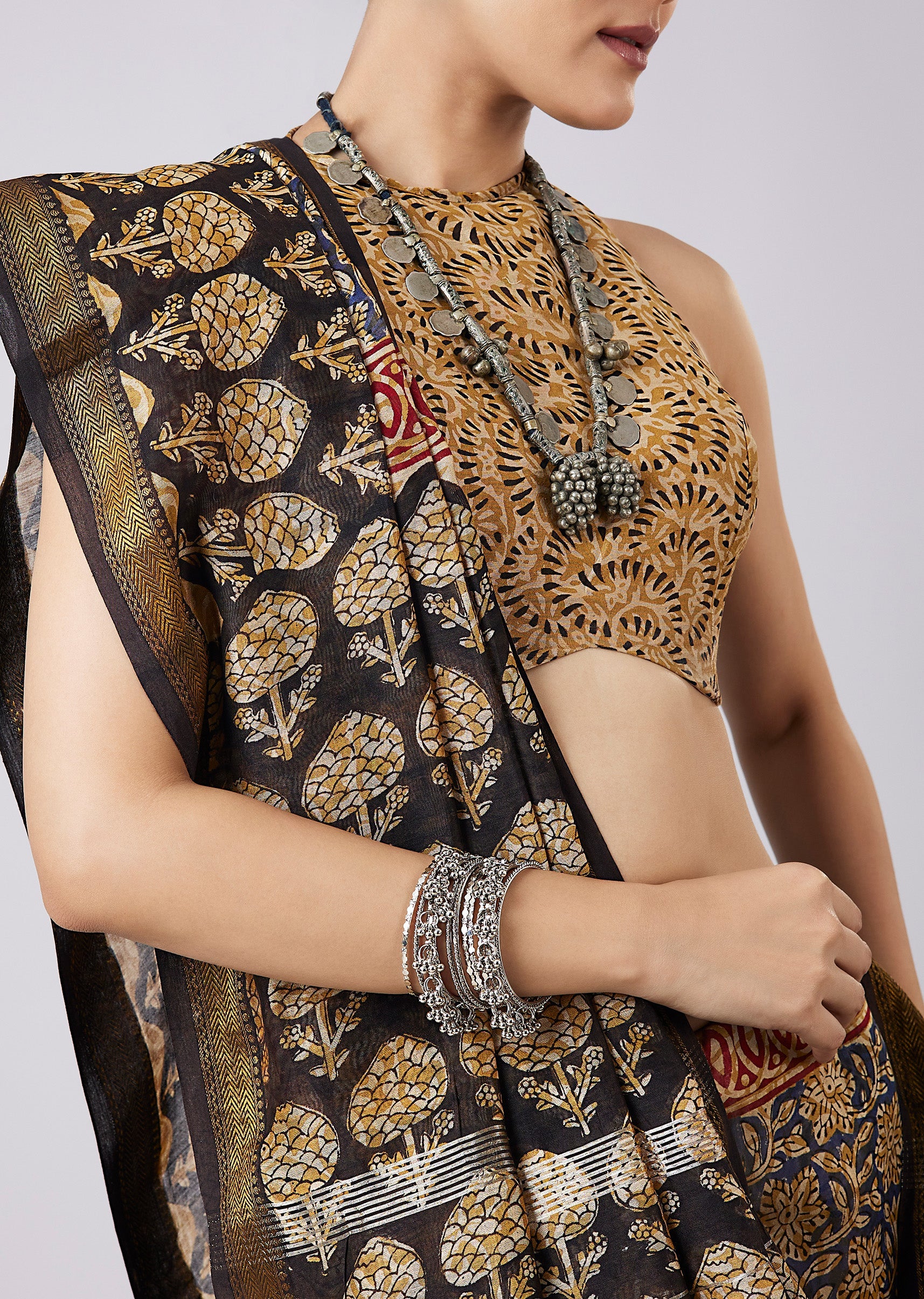 Black Block Printed Motif Saree with Unstitched Blouse - Image 2