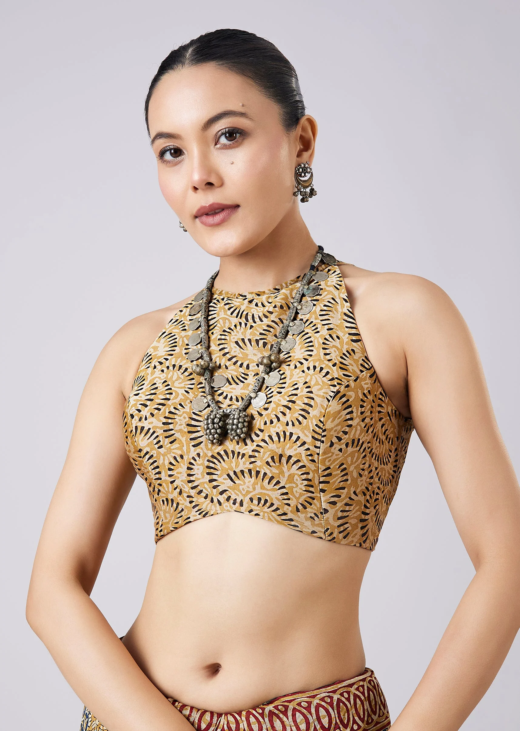 Black Block Printed Motif Saree with Unstitched Blouse - Image 7