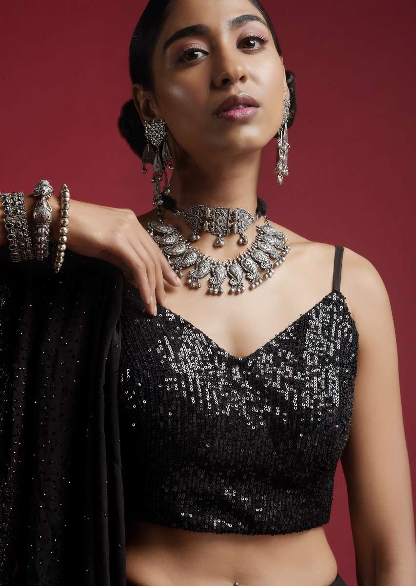 Black Blouse Embellished In Sequins With Strap Sleeves And V Neckline - Image 5