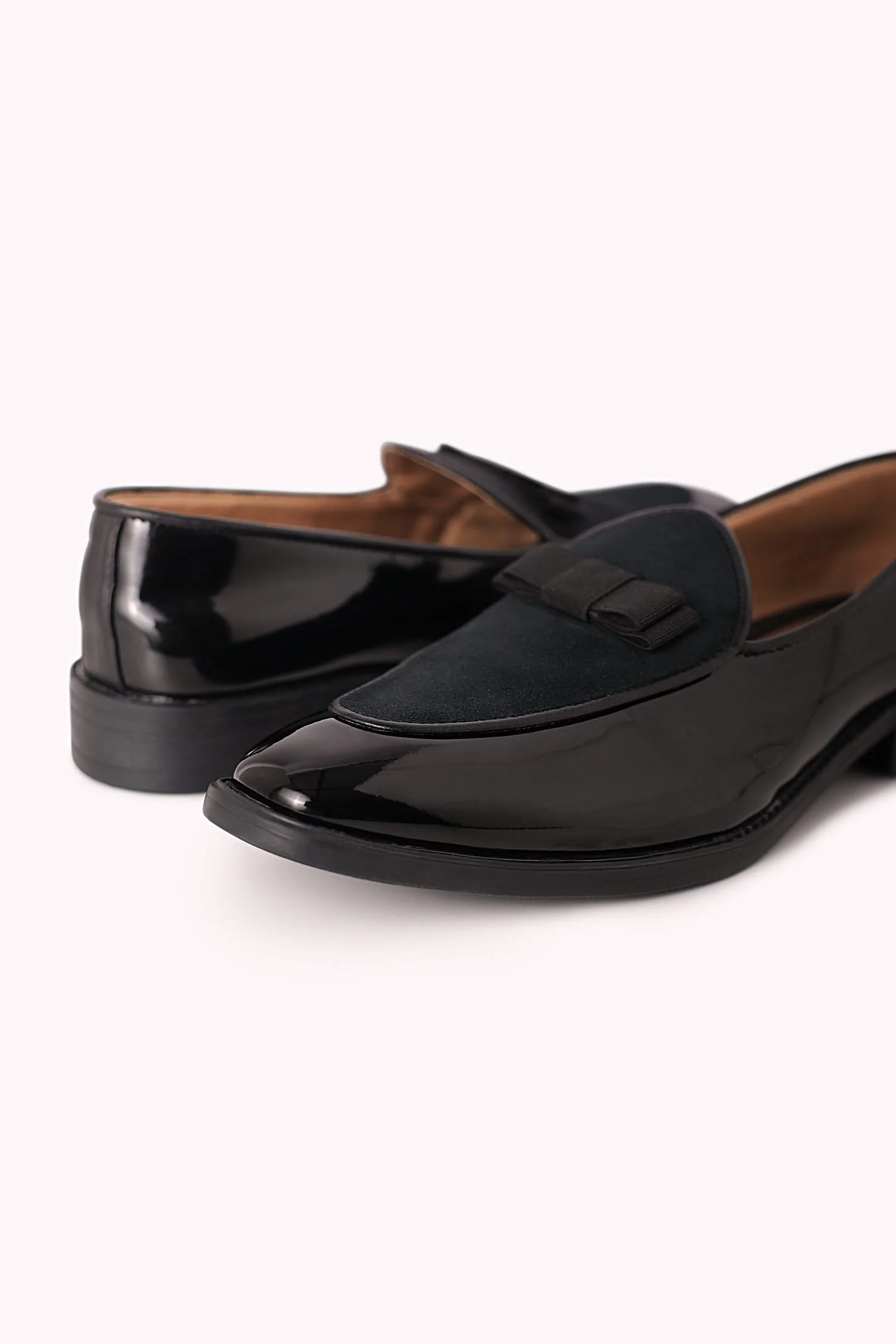 Black Bow Juttis In Velvet - Image 10