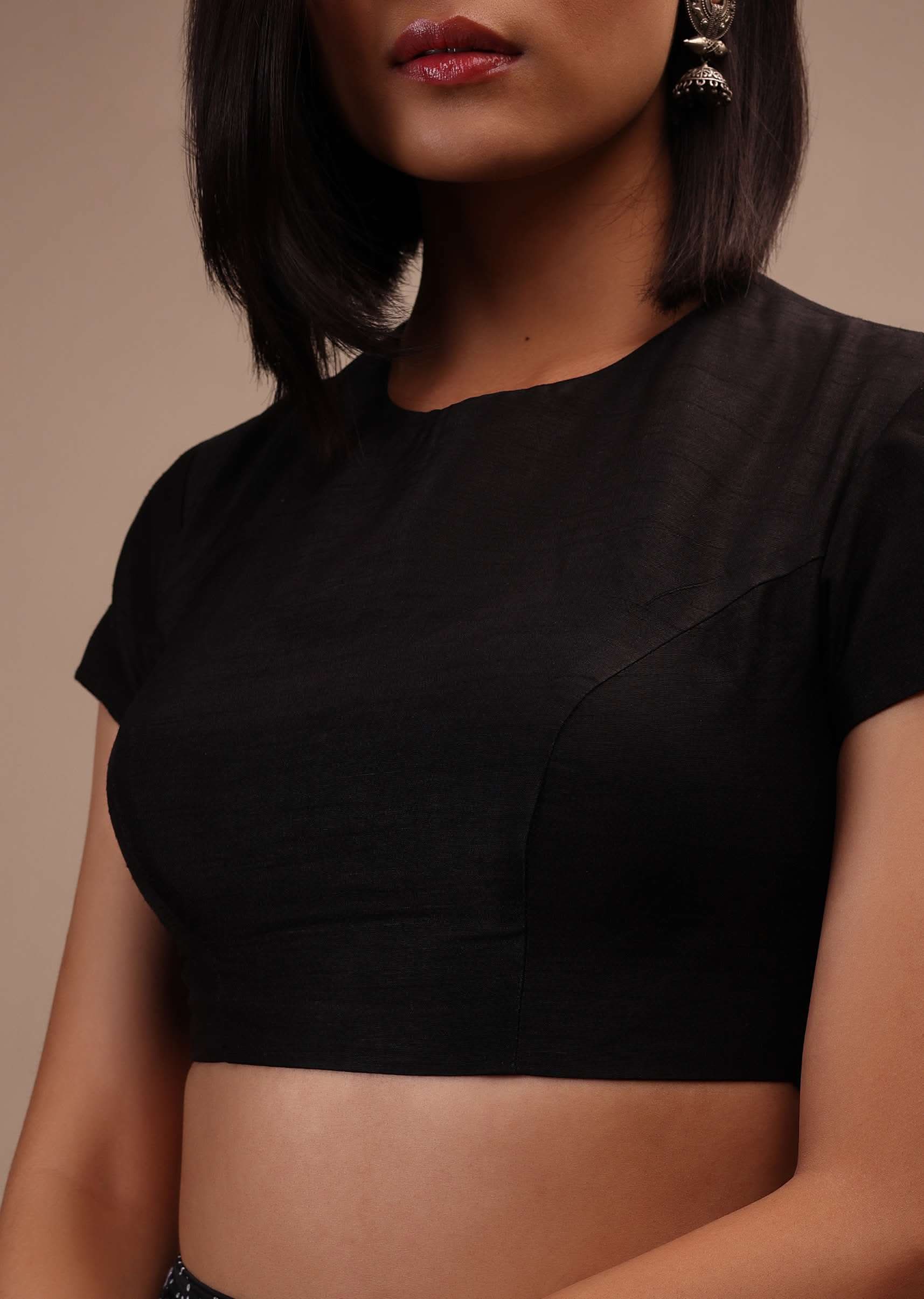 Black Cap Sleeves Blouse In The Round Neck. Raw Silk With Cut Out Back Neck And Hook Closure - Image 4
