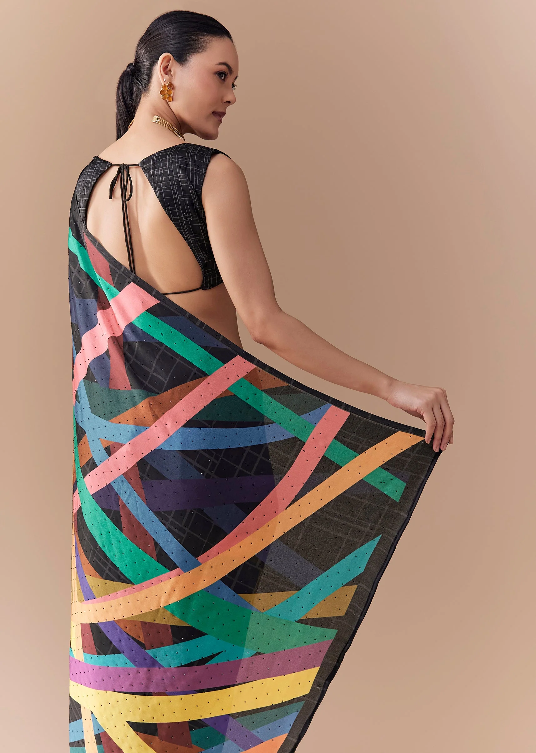 Black Checkered Printed Saree with Blouse Fabric - Image 6