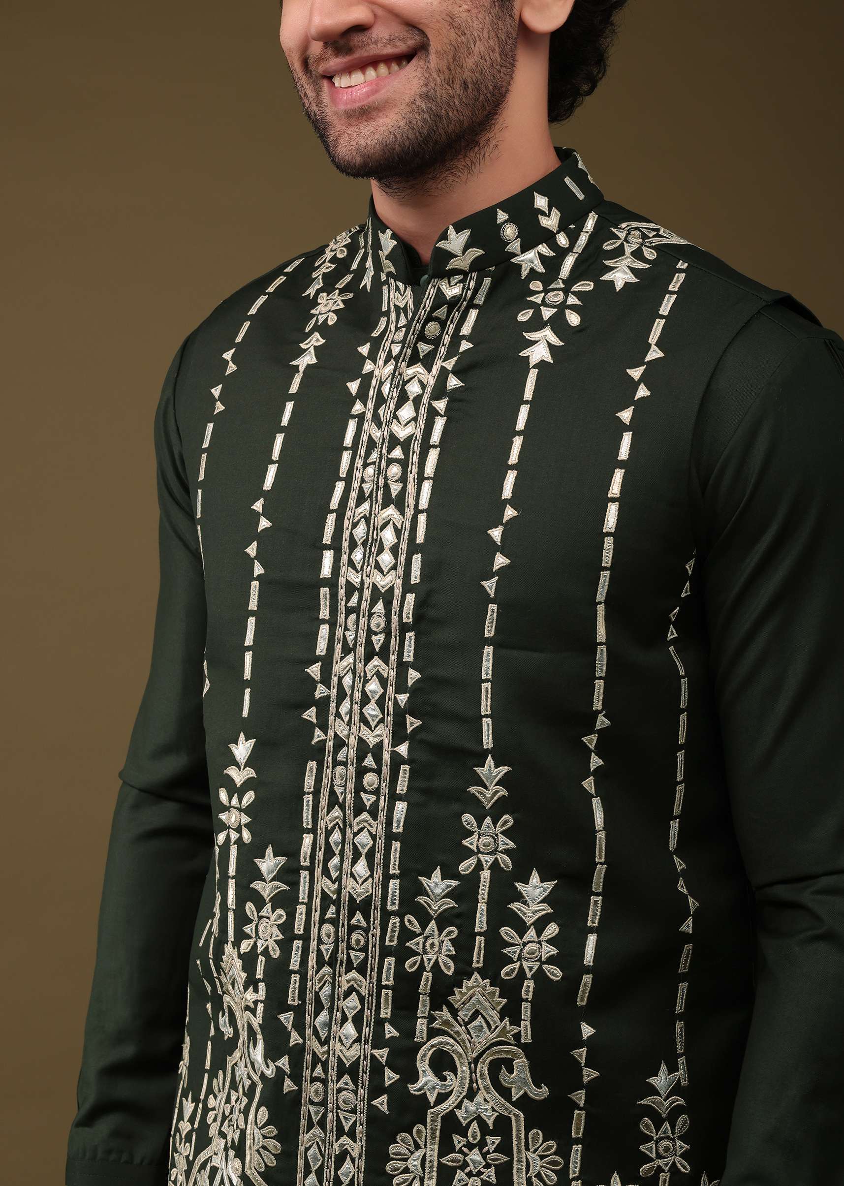Black Festive Bandi Jacket Set In Silk With Threadwork And Embroidery - Image 2