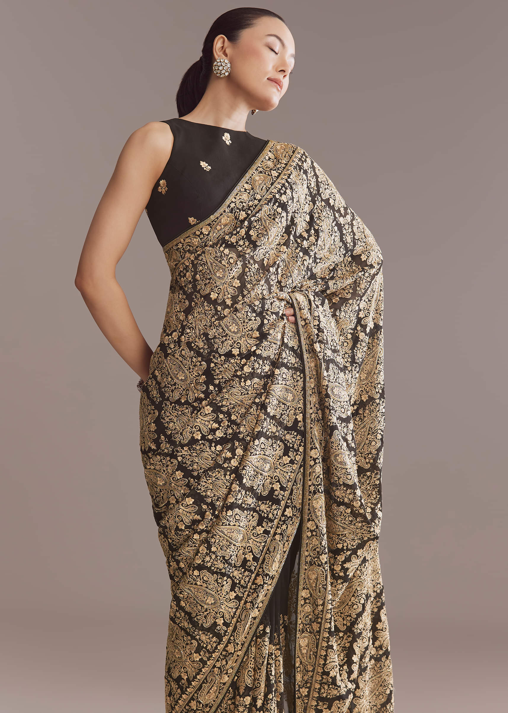 Black Georgette Saree With Kashmiri Kashida Embroidery - Image 4