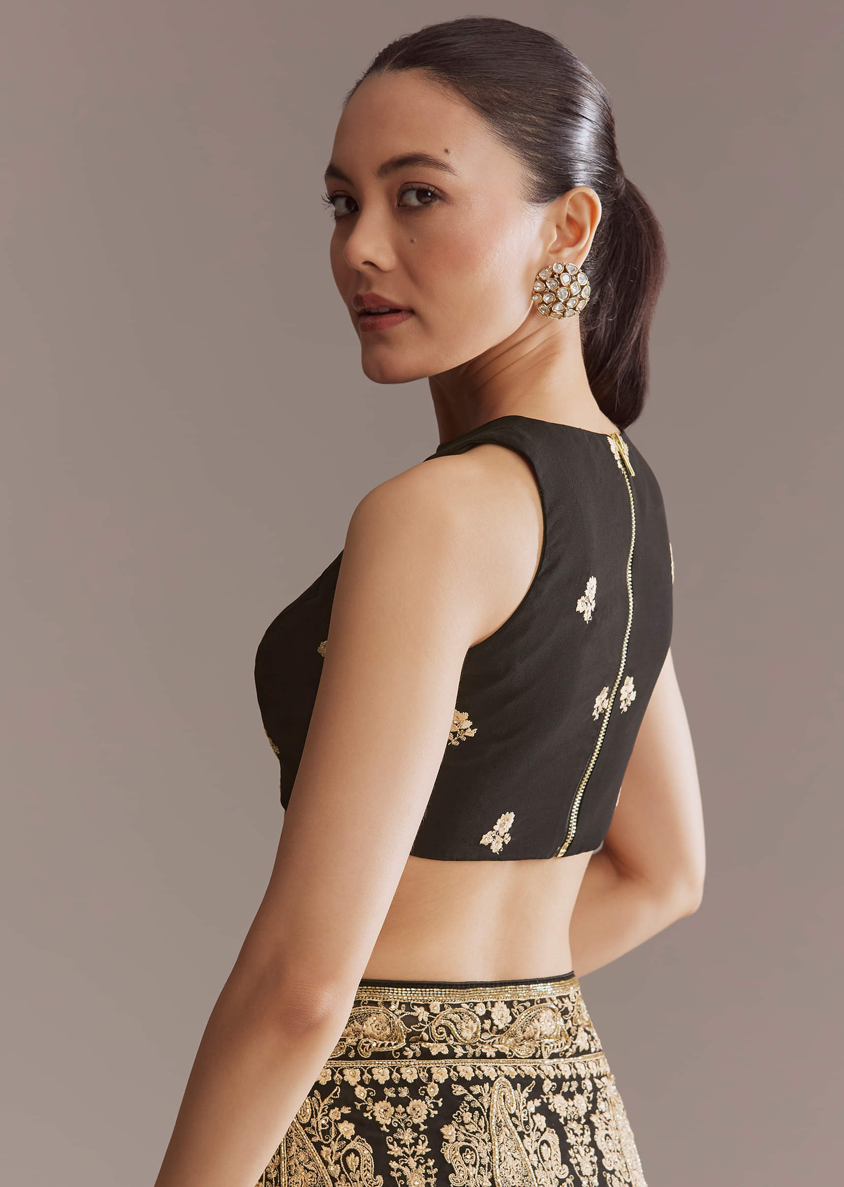 Black Georgette Saree With Kashmiri Kashida Embroidery - Image 7