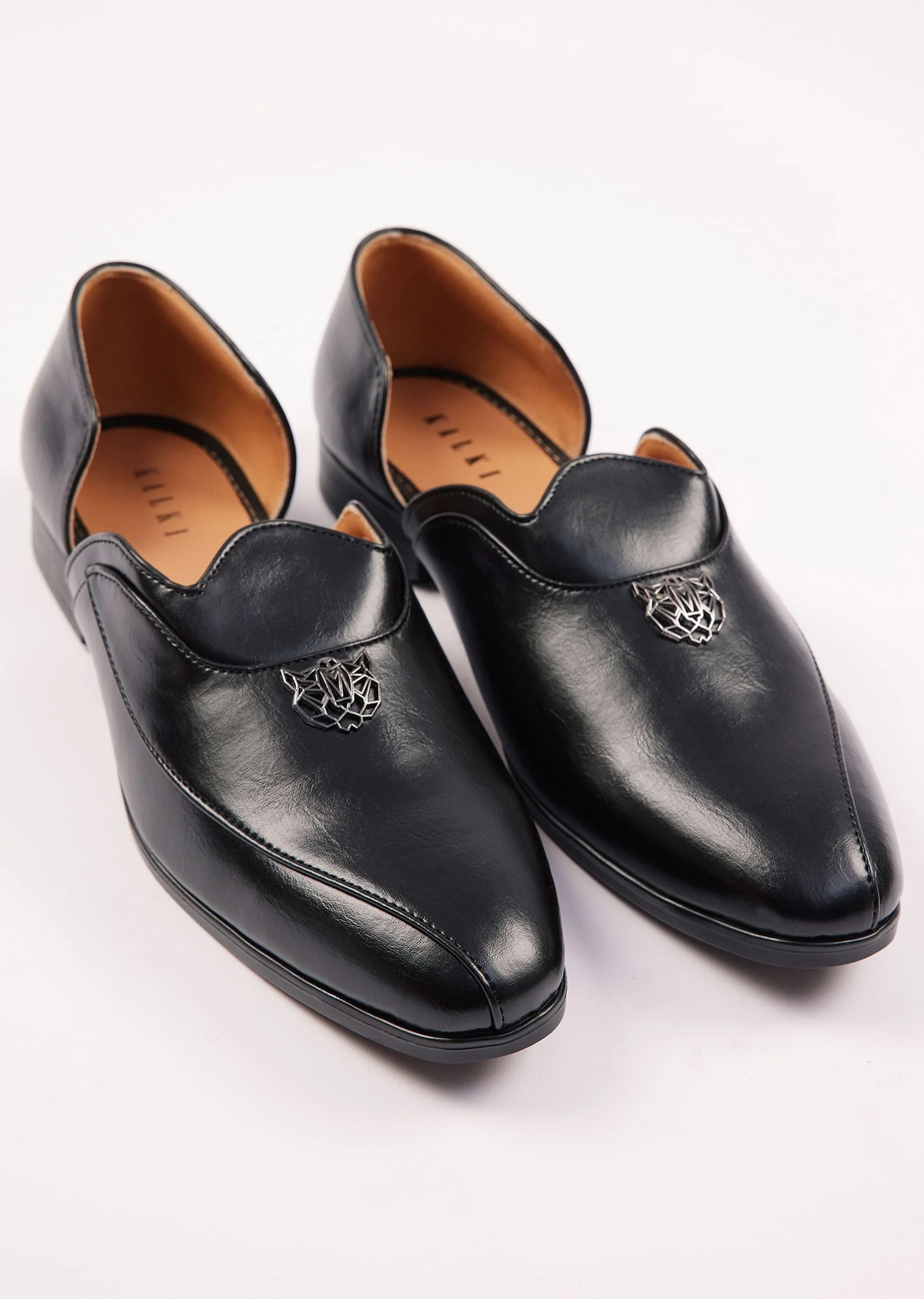 Black Glossy Juttis For Men - Image 2