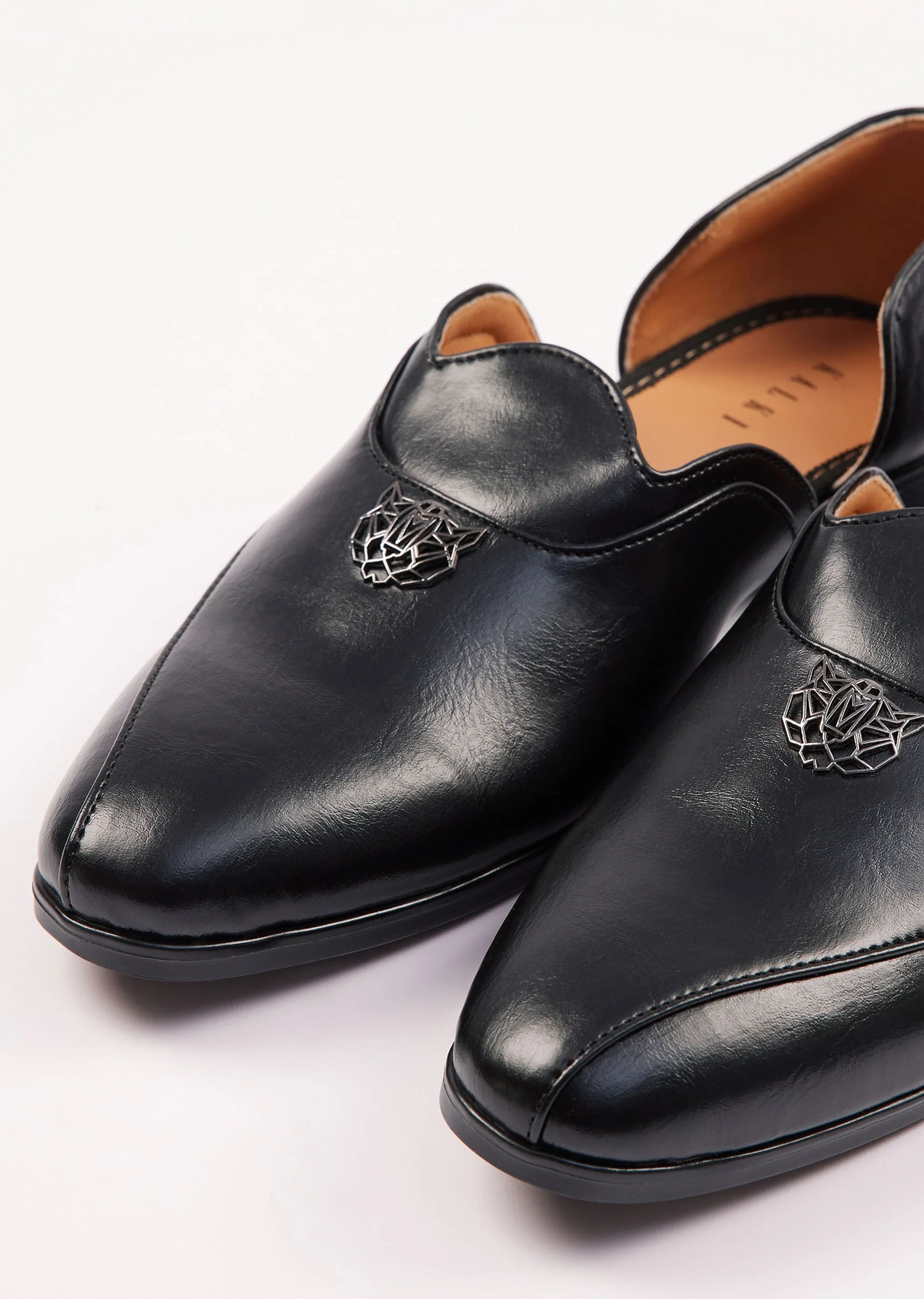 Black Glossy Juttis For Men - Image 4