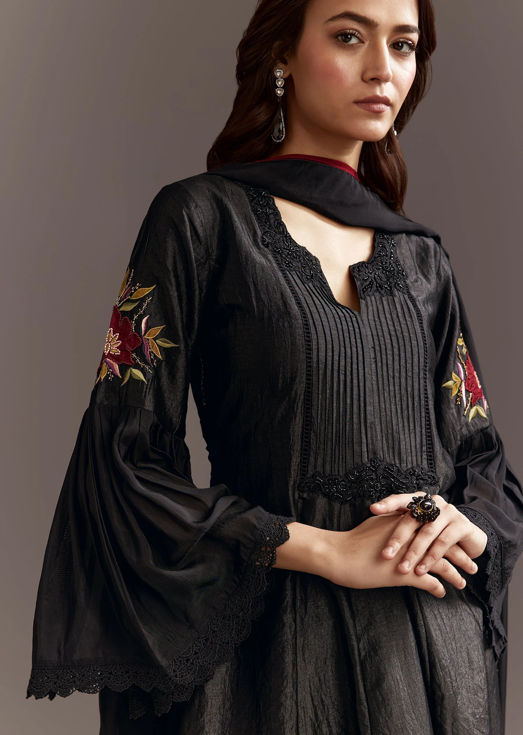 Black High Low Kurta Dupatta Set With Applique Work - Image 3