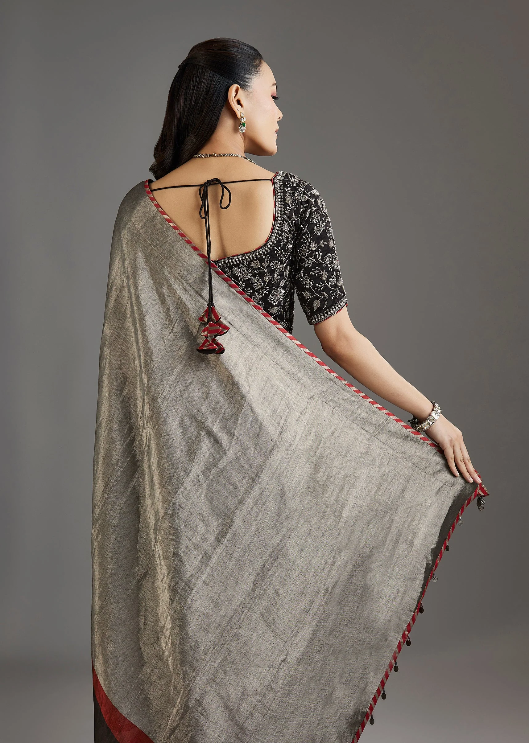 Black Kanjivaram Tissue Saree With Embroidered Blouse - Image 6