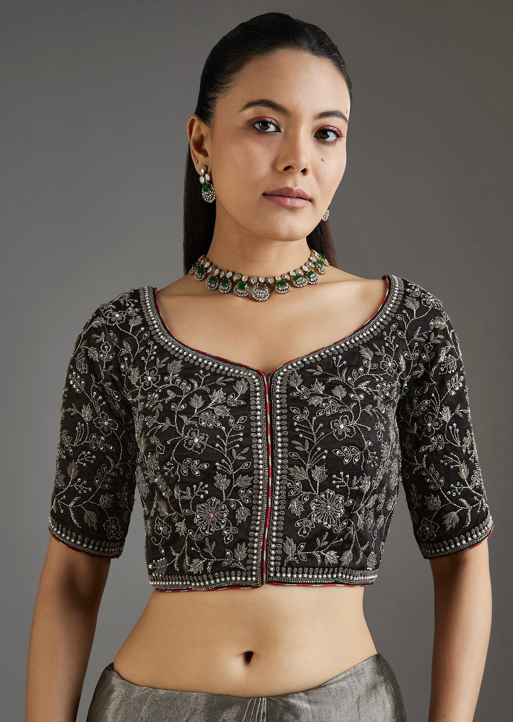 Black Kanjivaram Tissue Saree With Embroidered Blouse - Image 7