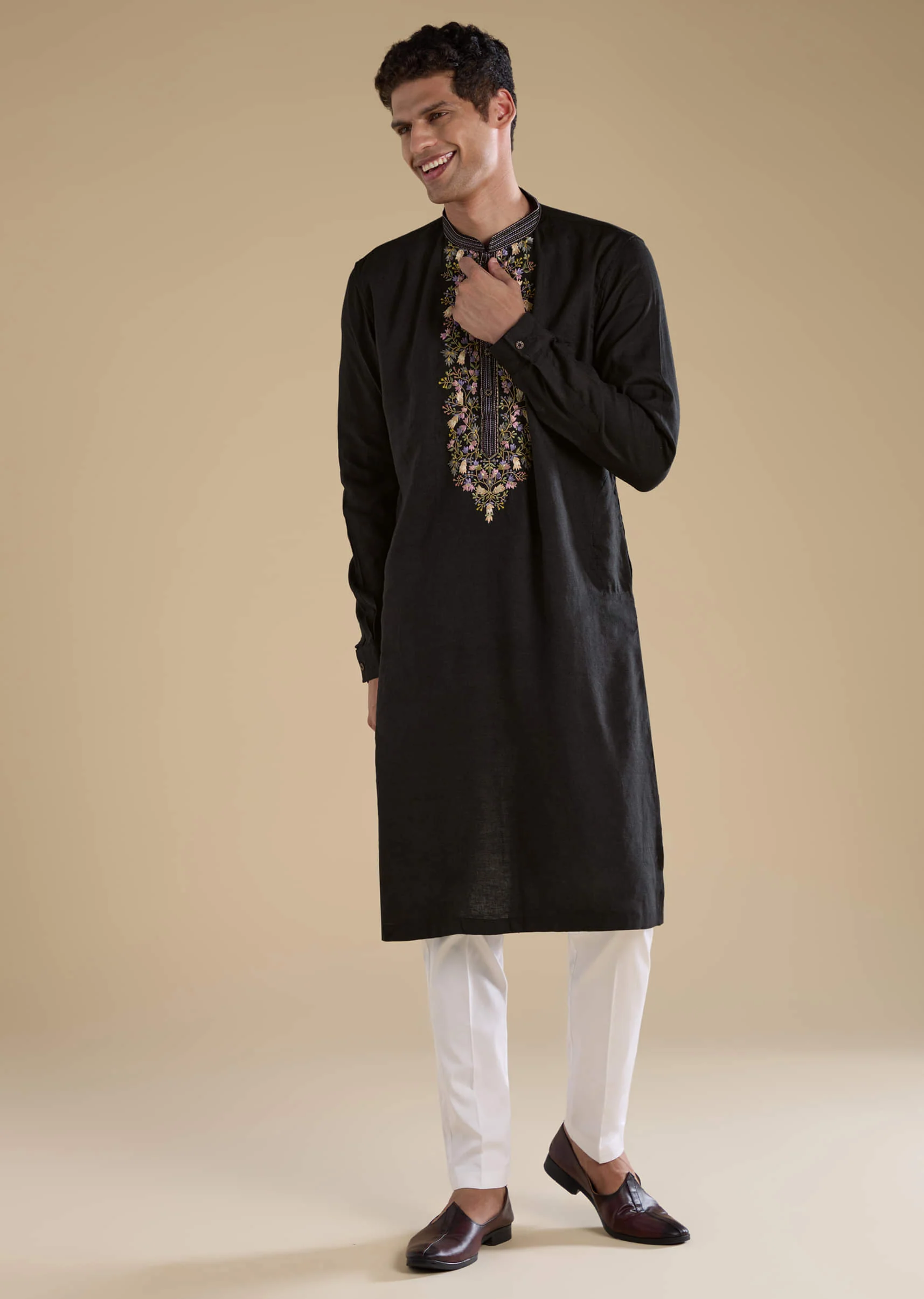 Black Linen Embroidered Mens Kurta Set - Image 3