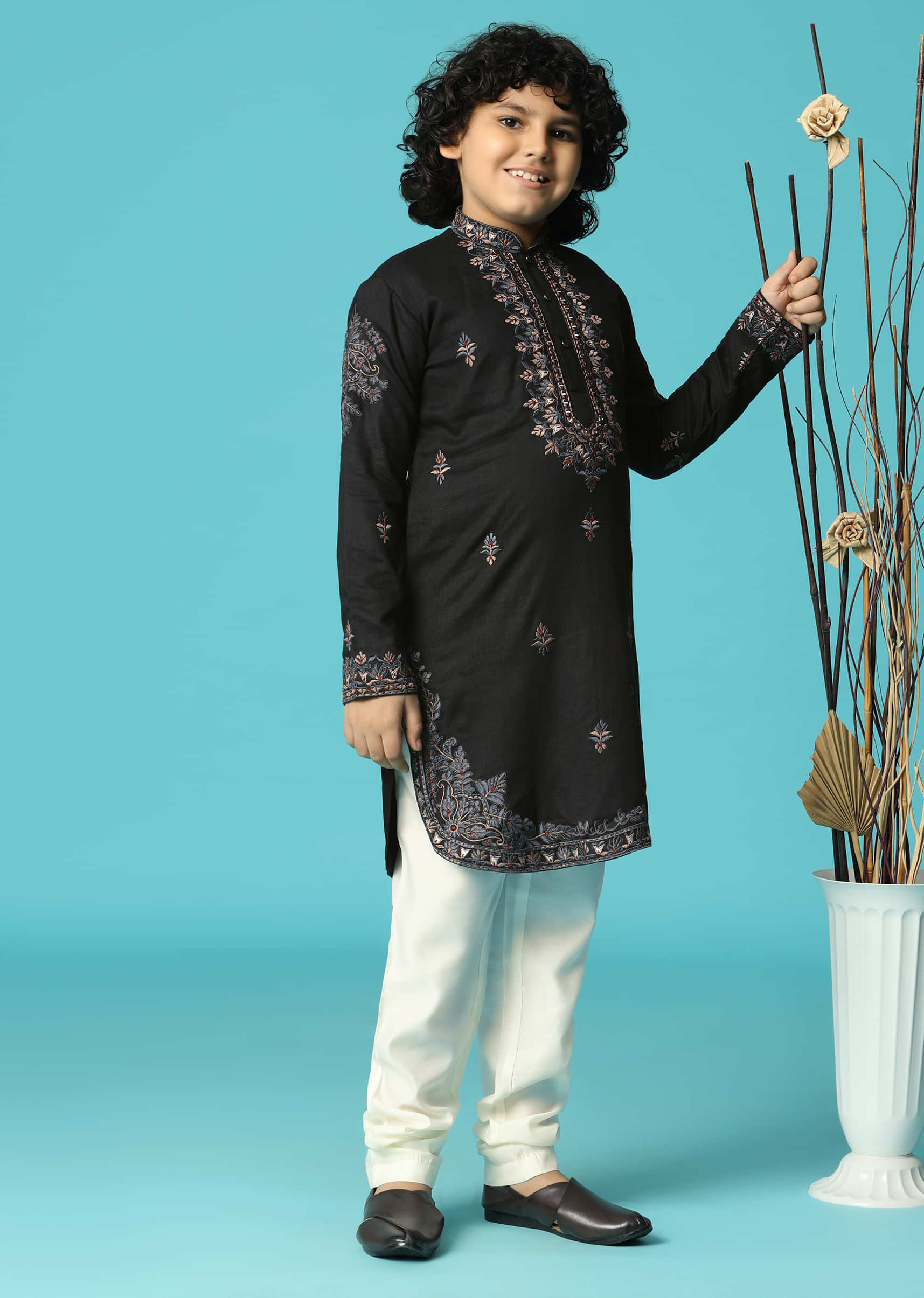 Black Linen Kurta Pant Set With Resham Work For Boys - Image 3