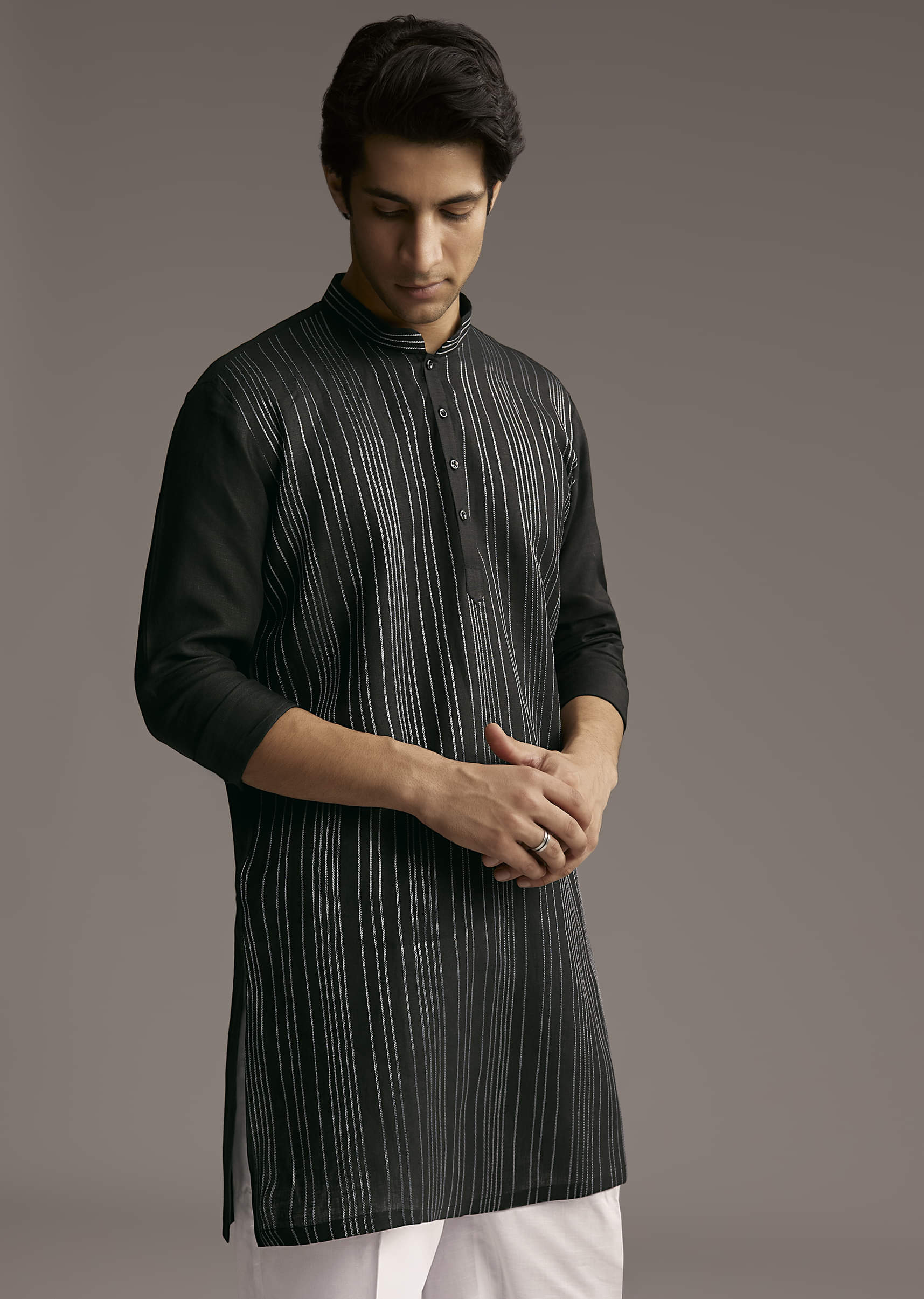 Black Linen Kurta Set For Men With Resham Embroidery - Image 4