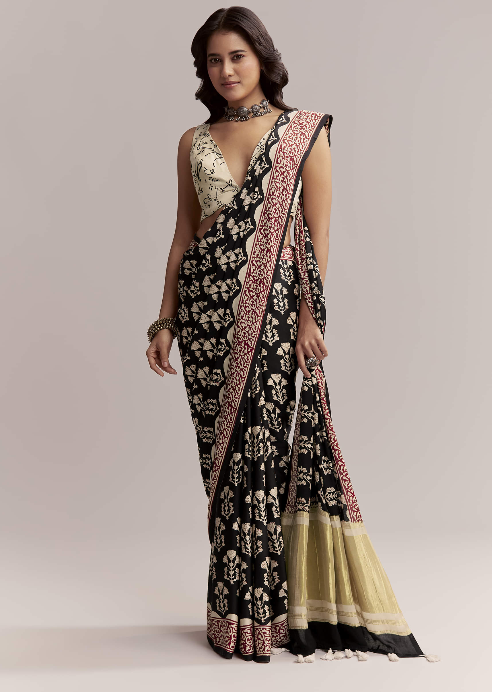 Black Linen Printed Saree With Hand Block Ajrakh Leaf Print - Image 3