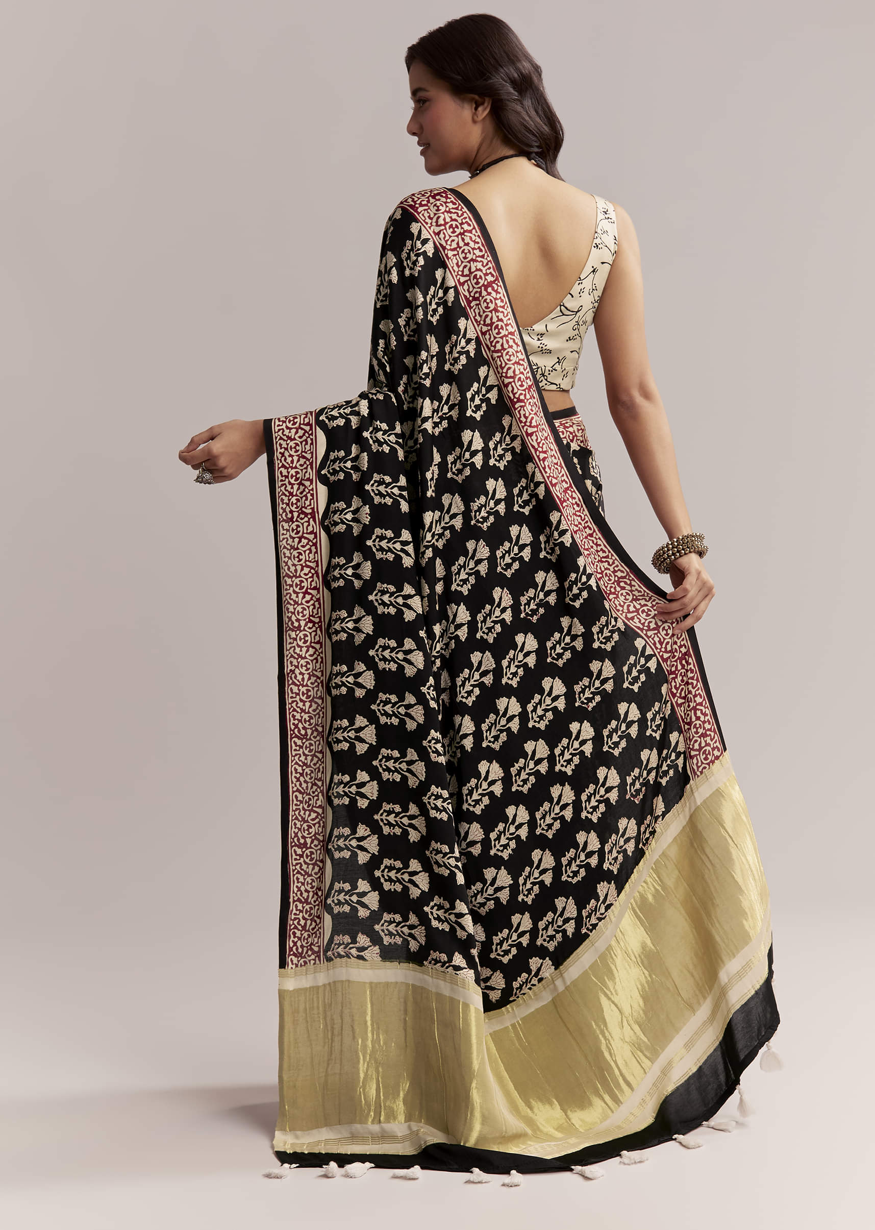Black Linen Printed Saree With Hand Block Ajrakh Leaf Print - Image 4