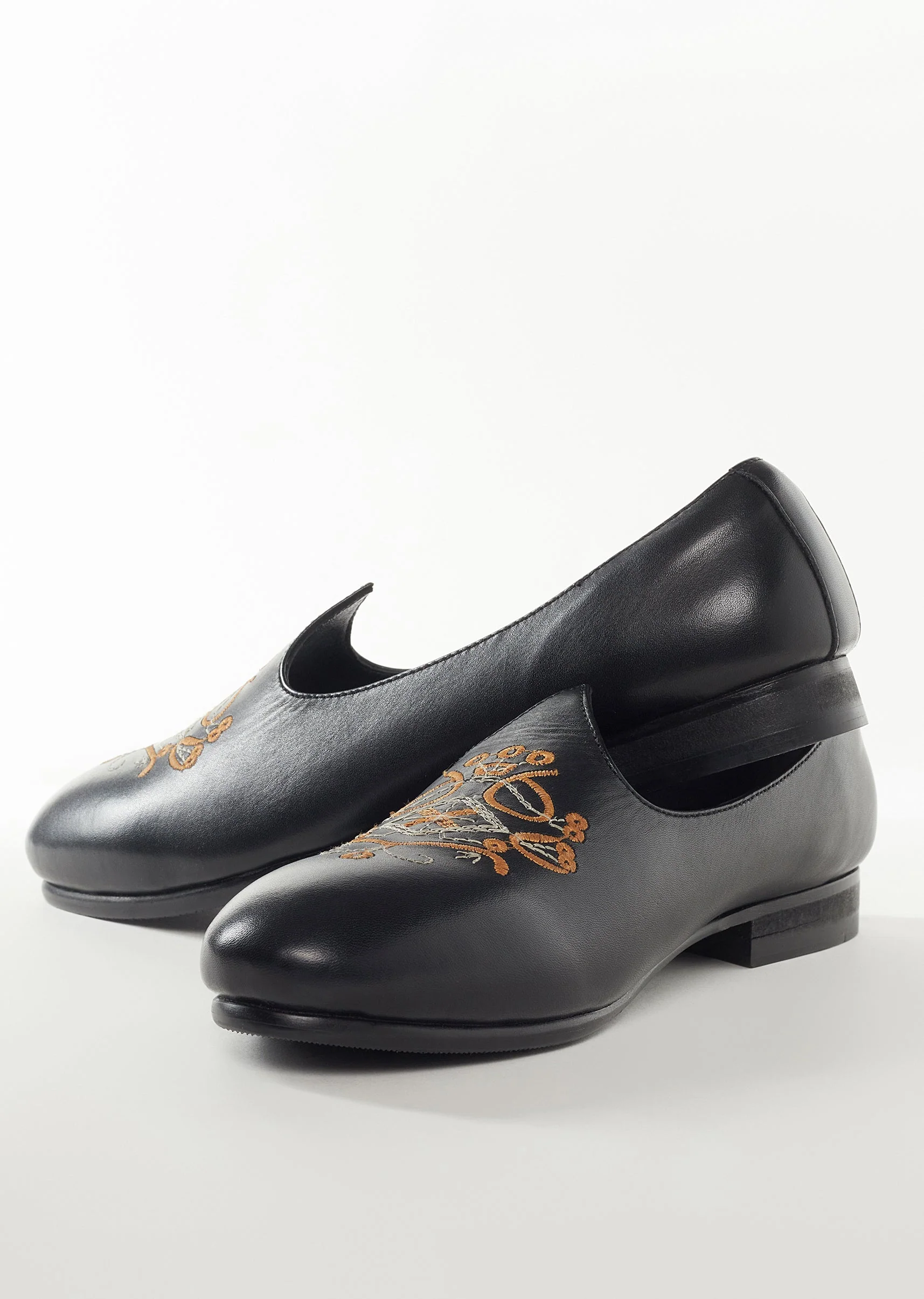 Black Mens Footwear With Embroidery Detail Work - Image 3