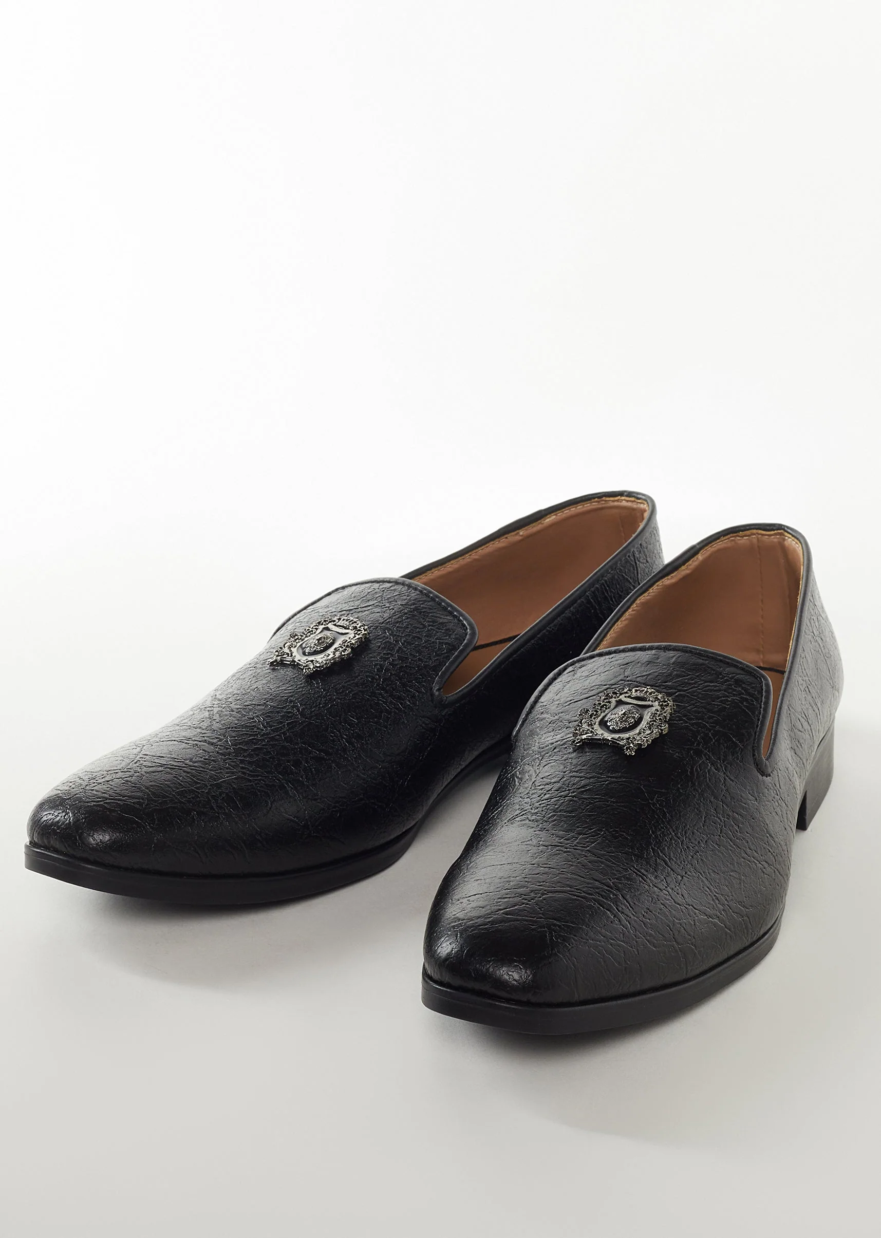 Black Mens Footwear With Metal Detail Work