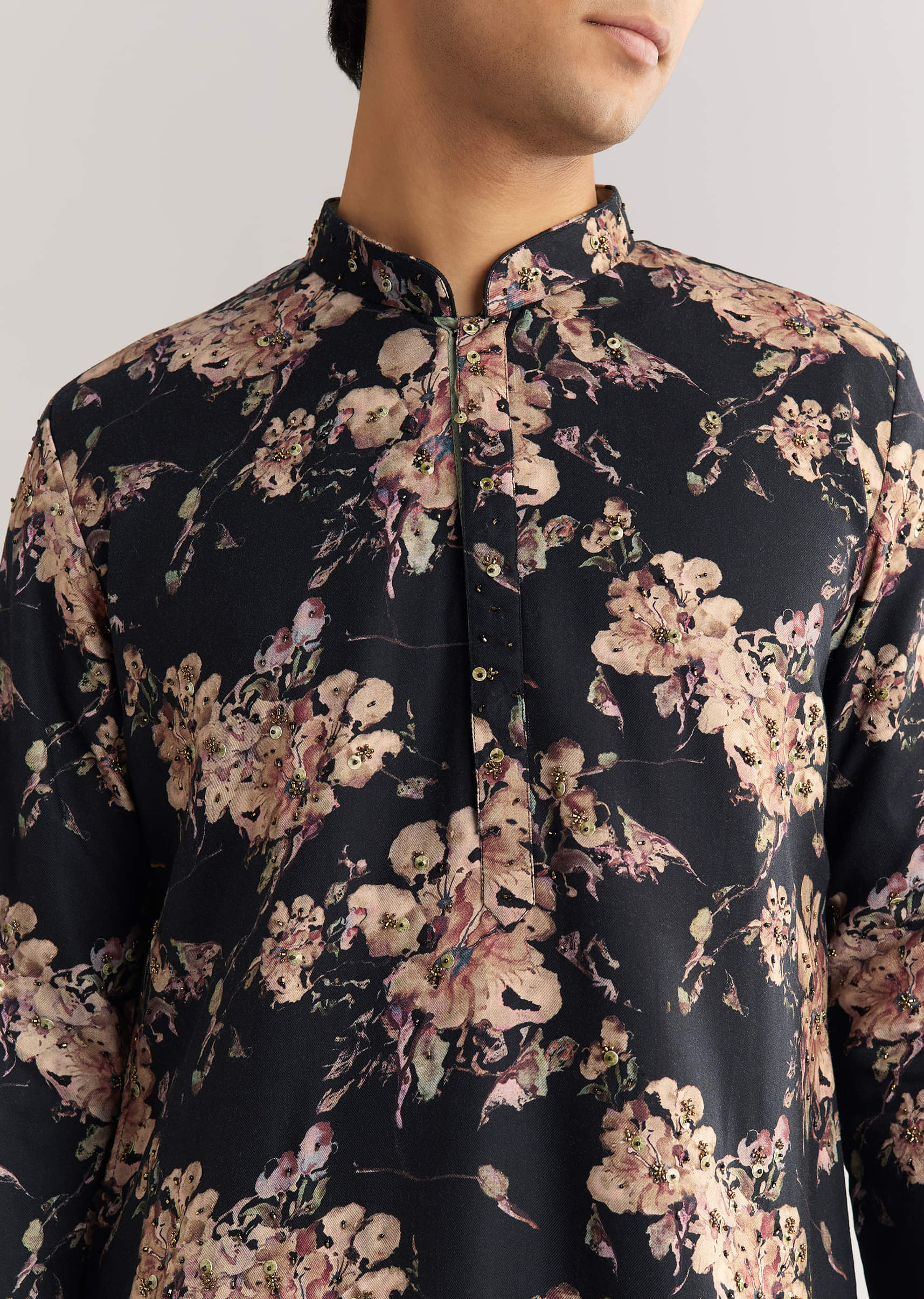 Black Pashmina Floral Kurta Set With Sequin And Beaded Embroidery - Image 4