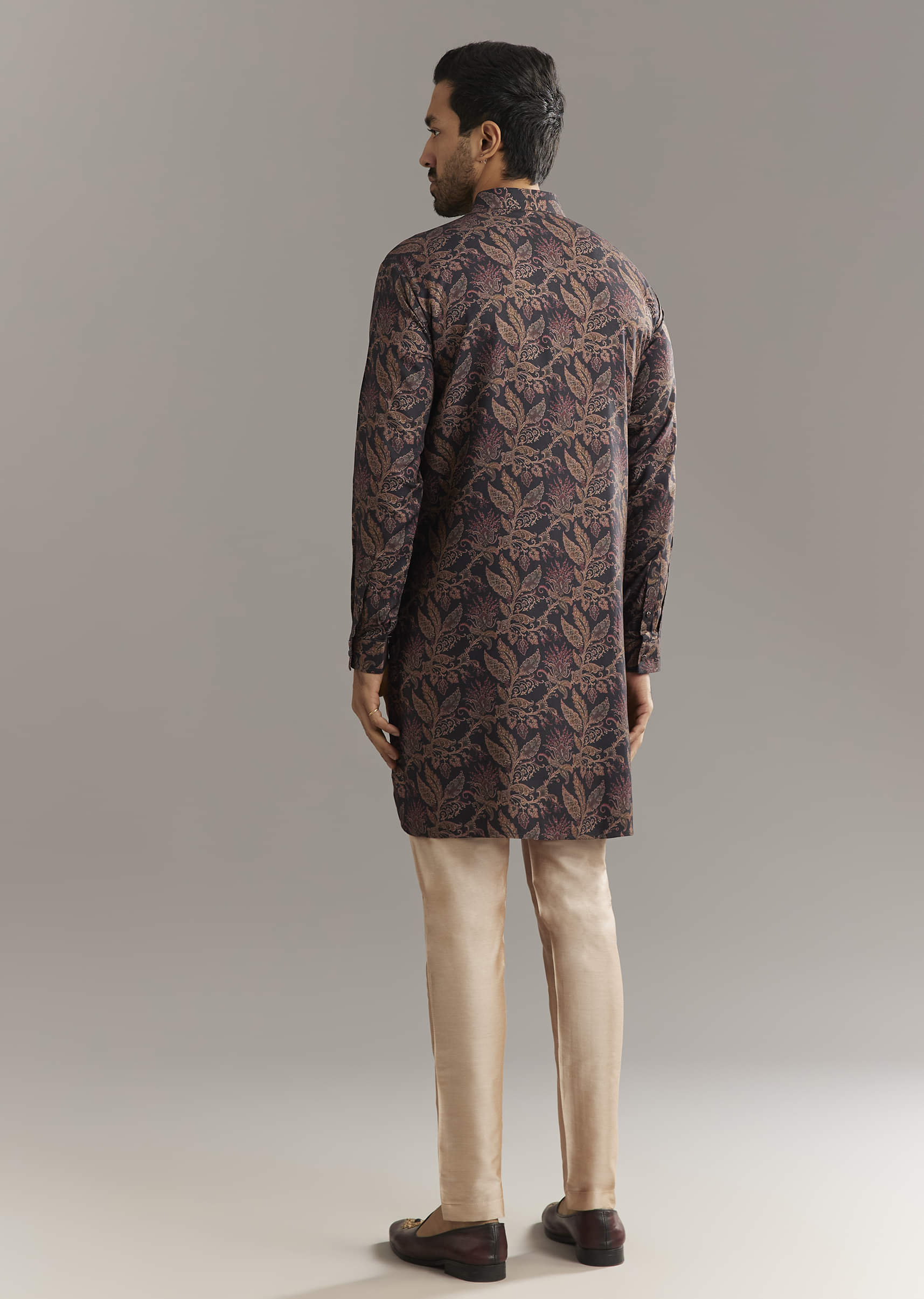 Black Pashmina Silk Kurta Set With Vine Prints - Image 4
