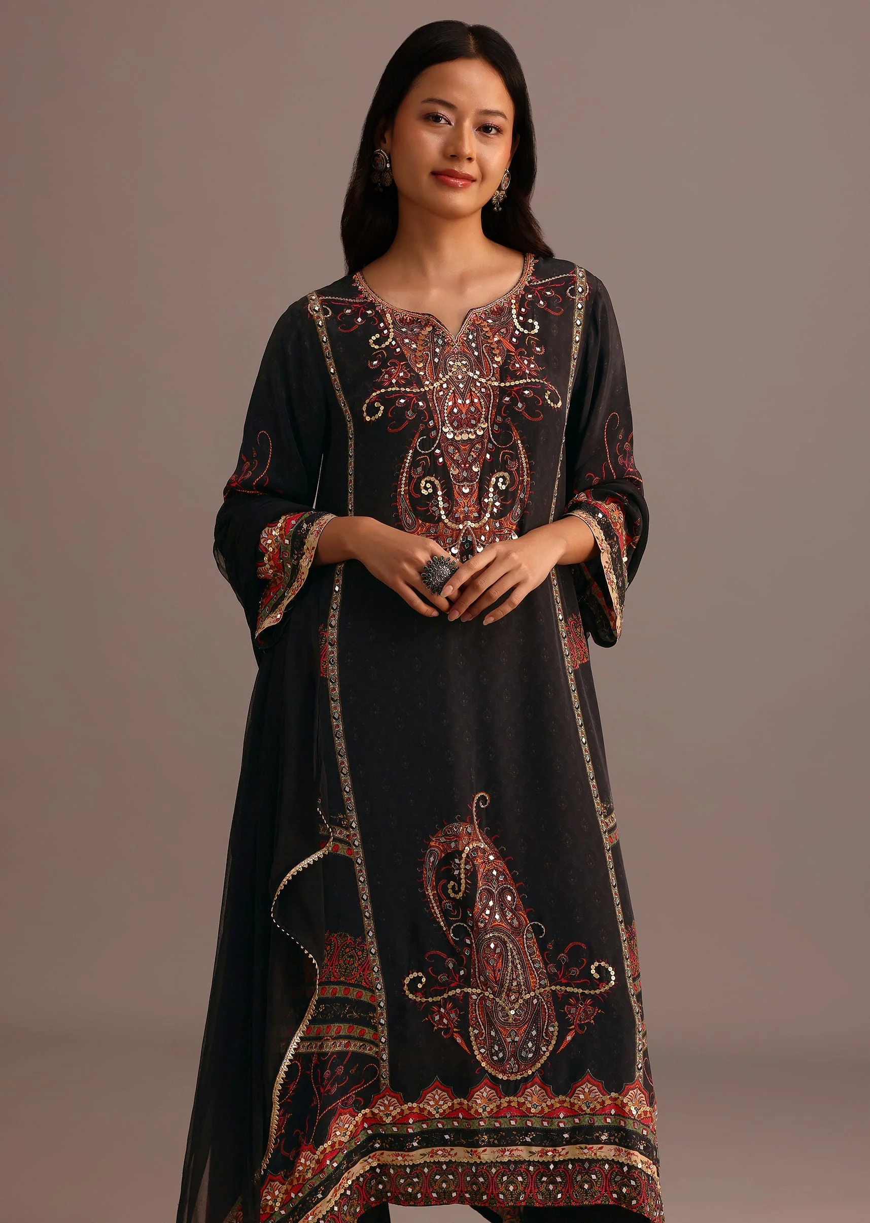 Black Printed Kurti Pant Set With Chiffon Dupatta - Image 4