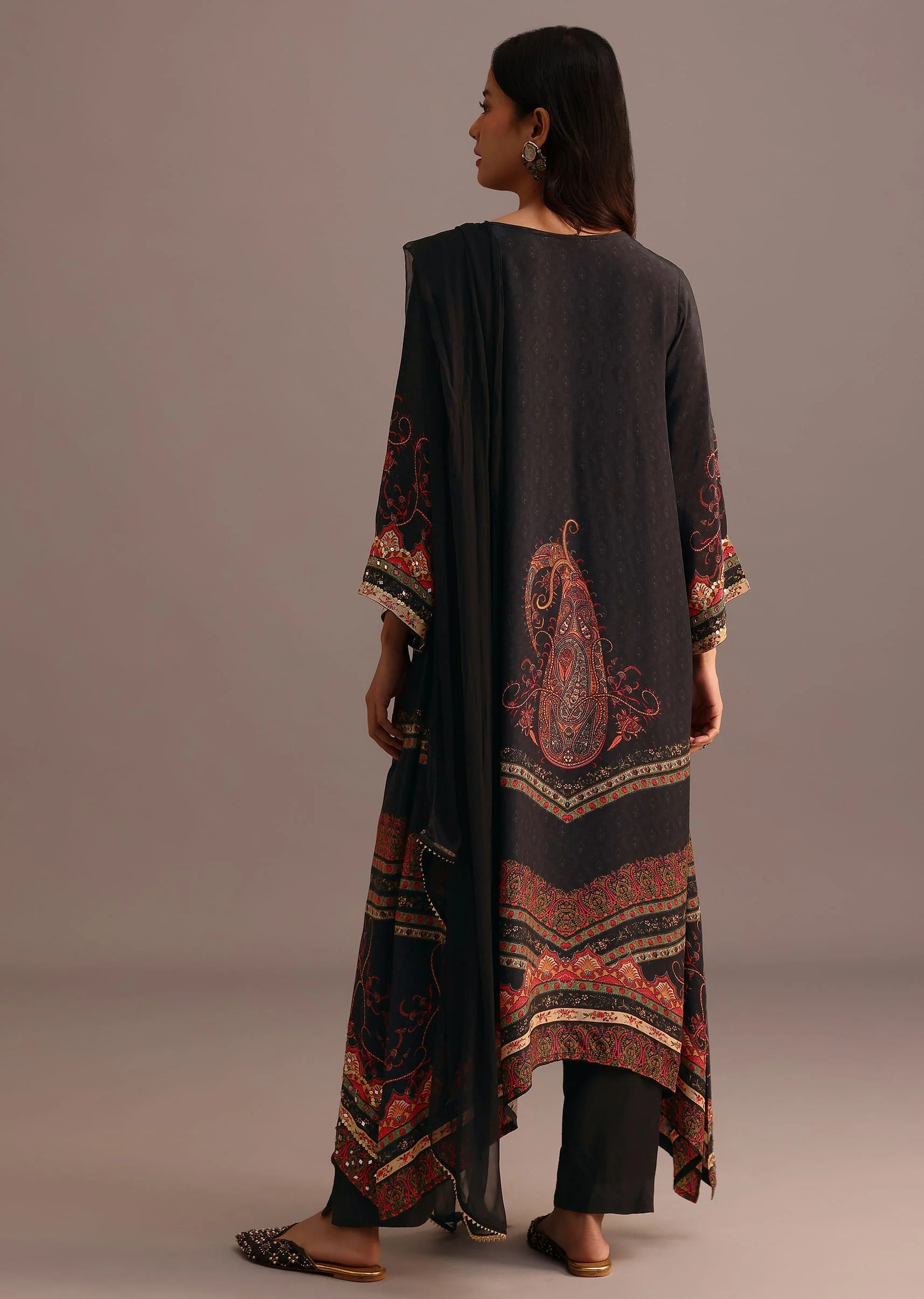 Black Printed Kurti Pant Set With Chiffon Dupatta - Image 5