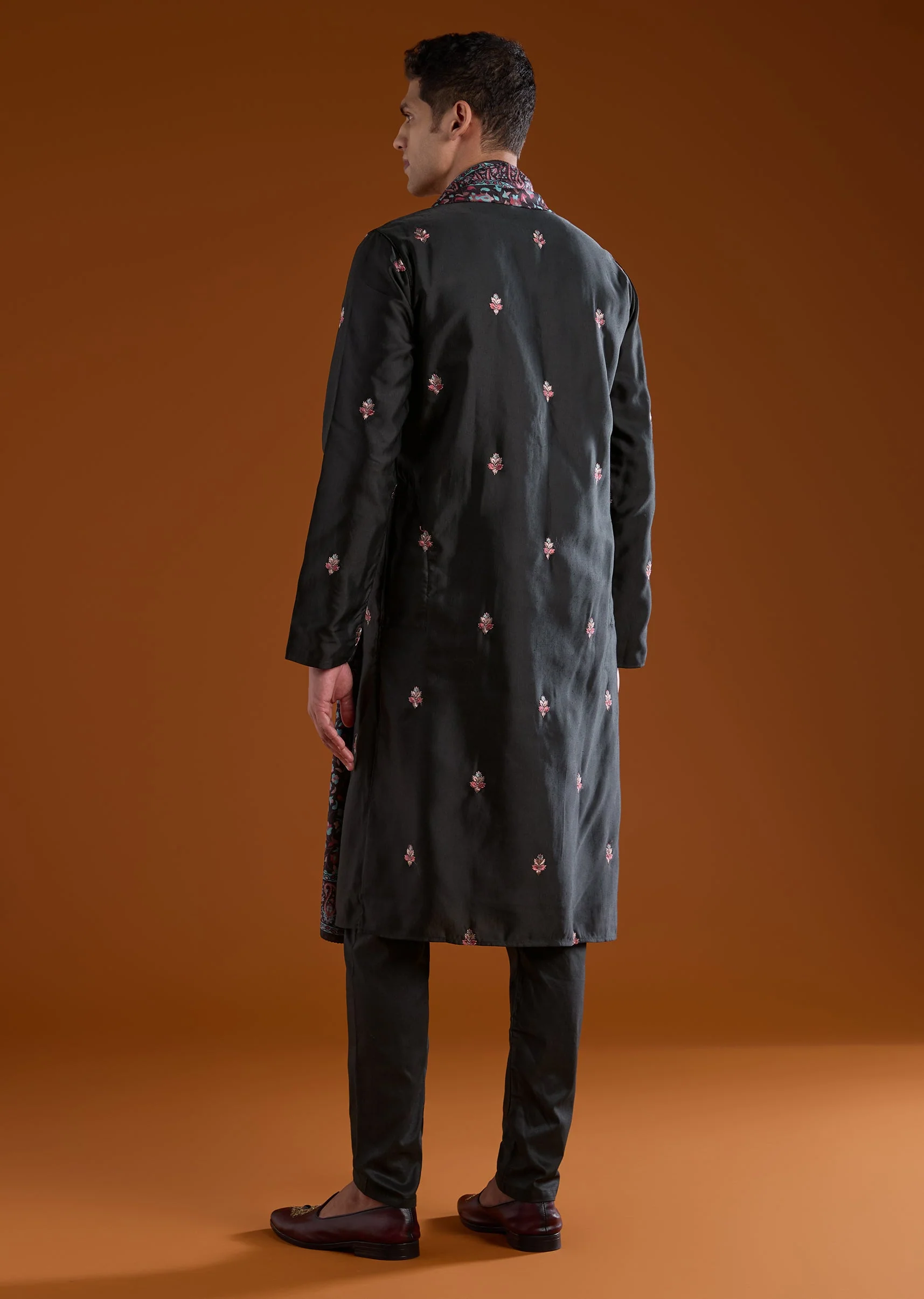 Black Silk Embroidered Mens Kurta Pant Set with Dupatta - Image 4