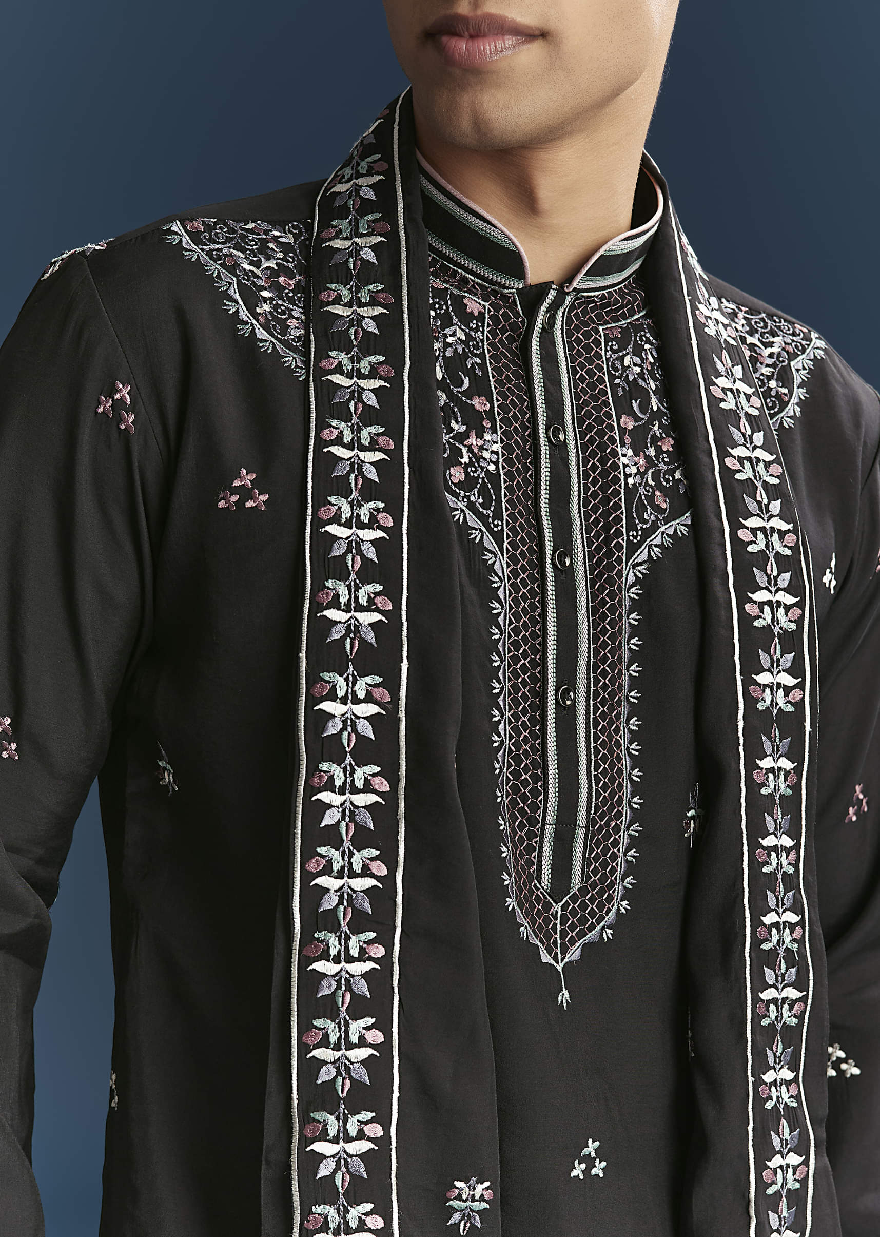 Black Silk Kurta Set For Men With Floral And Geometric Embroidery - Image 2