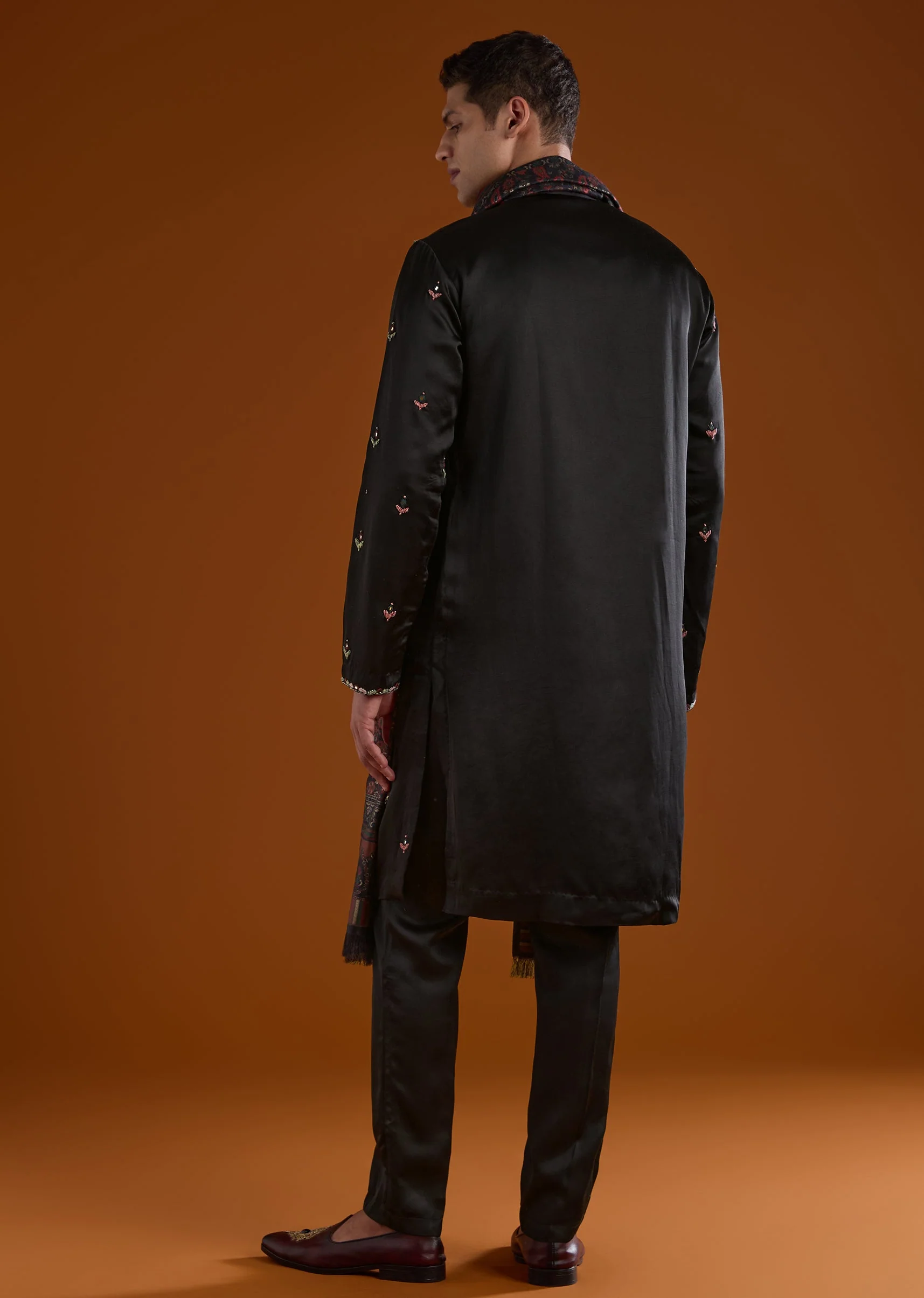 Black Silk Kurta Set With Dupatta And Thread And Mirror Work - Image 4