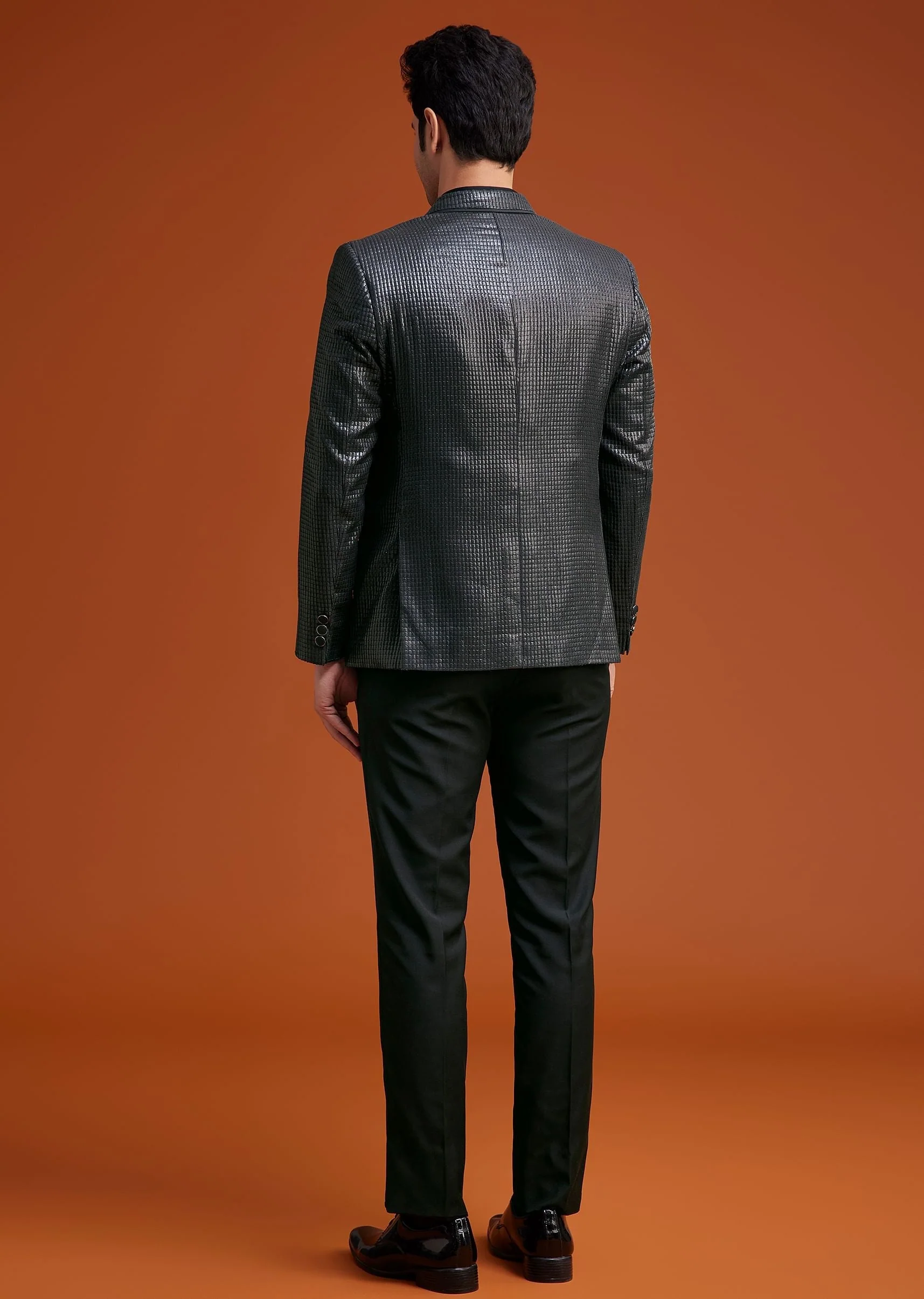 Black Textured Tuxedo With Satin Peak Lapels - Image 5