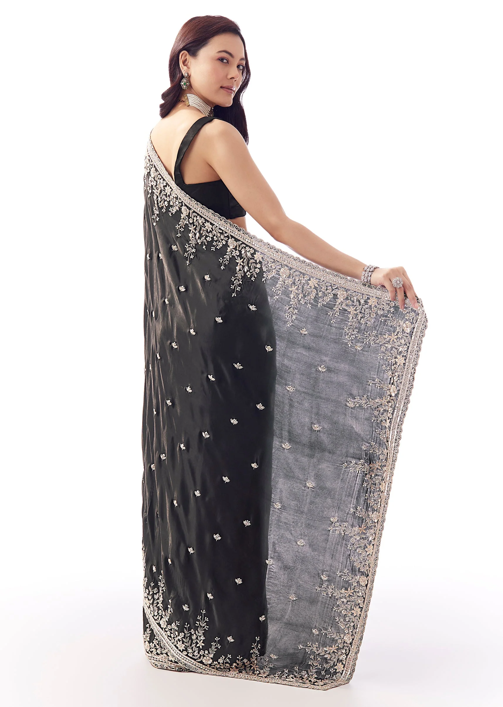 Black Tissue Silk Saree With Heavy Floral Embroidered Butti Border - Image 4