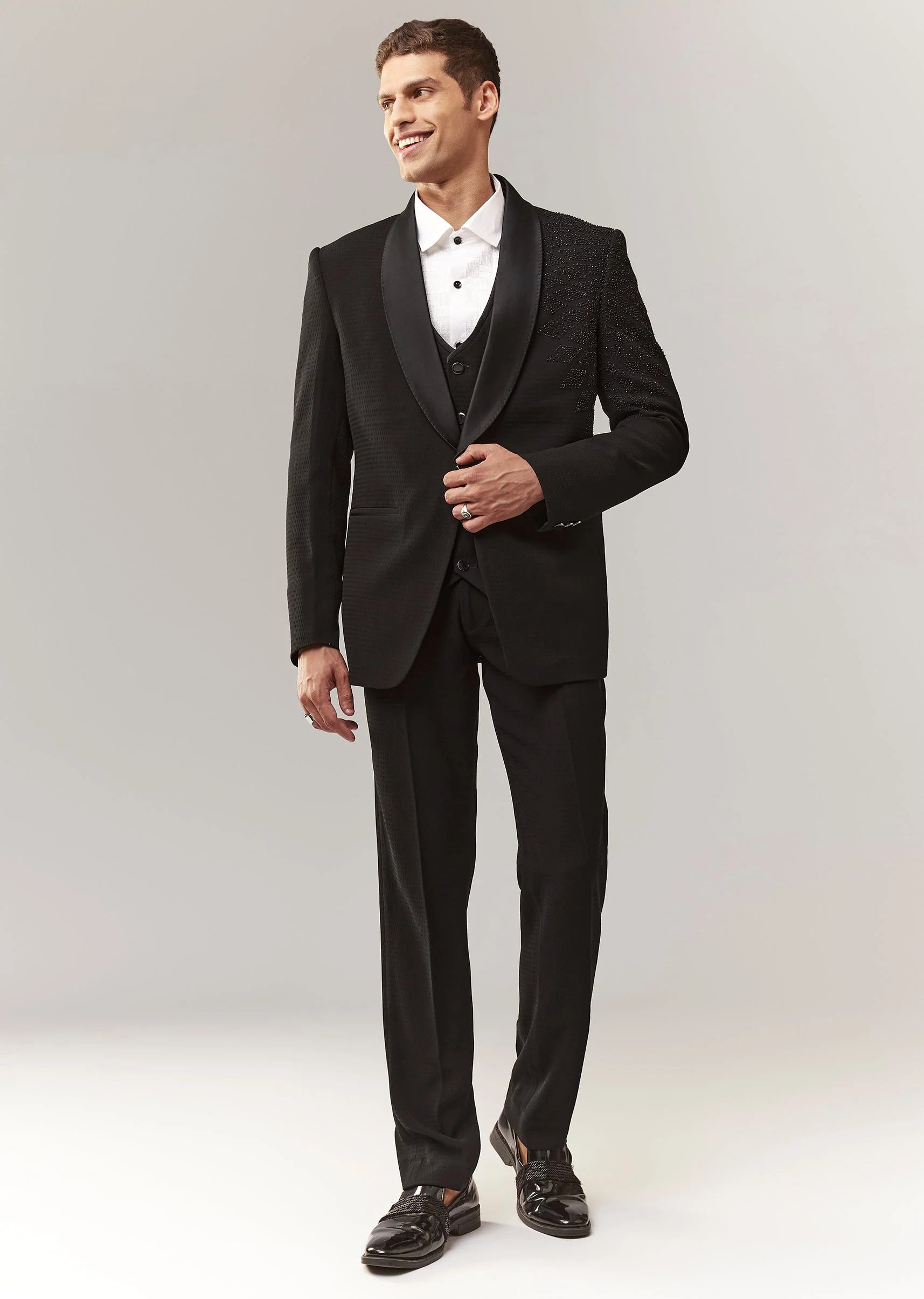 Black Tuxedo Set With Waistcoat And Bead Detailing - Image 4