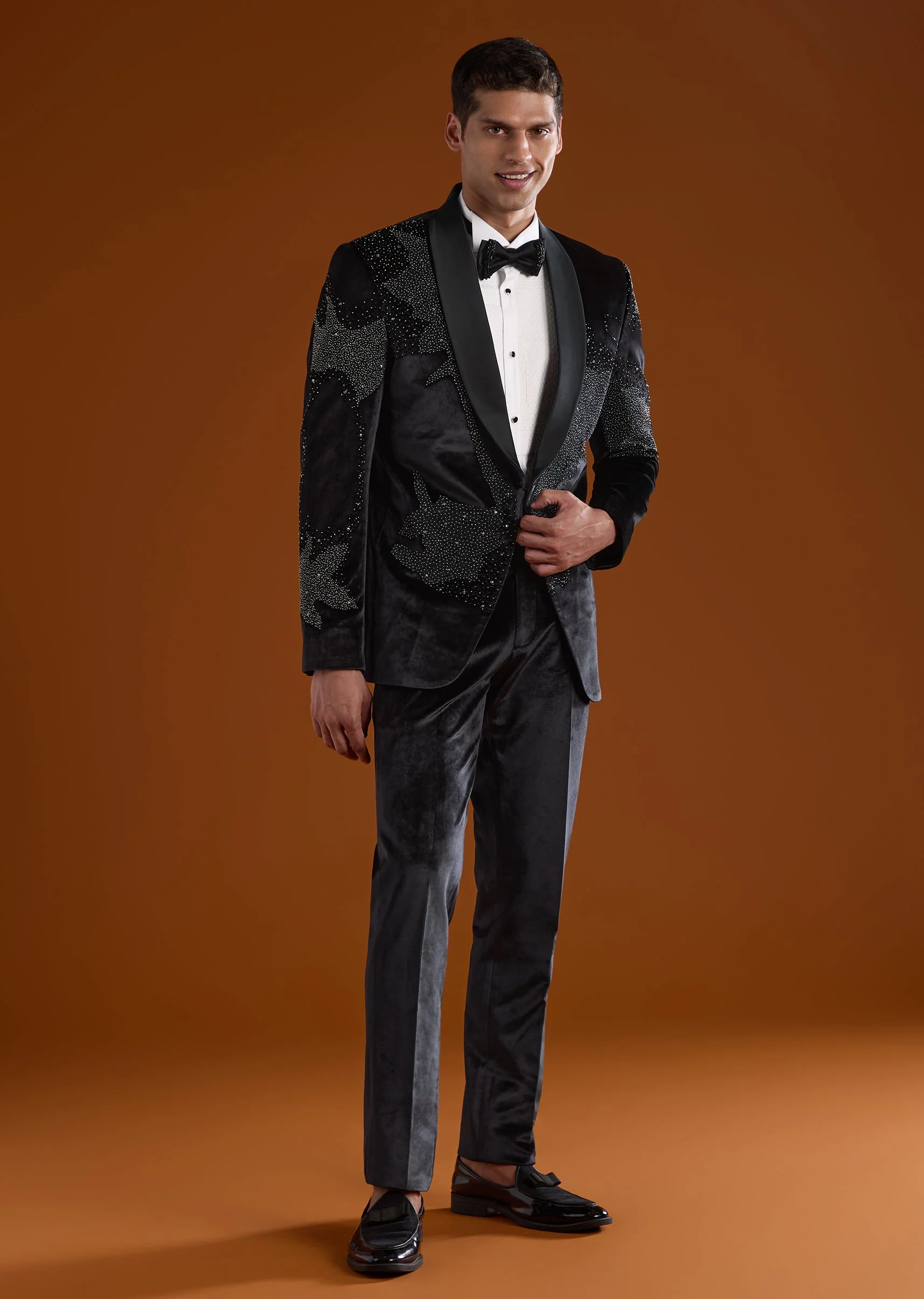 Black Velvet Mens Tuxedo Contemporary Style - Image 2